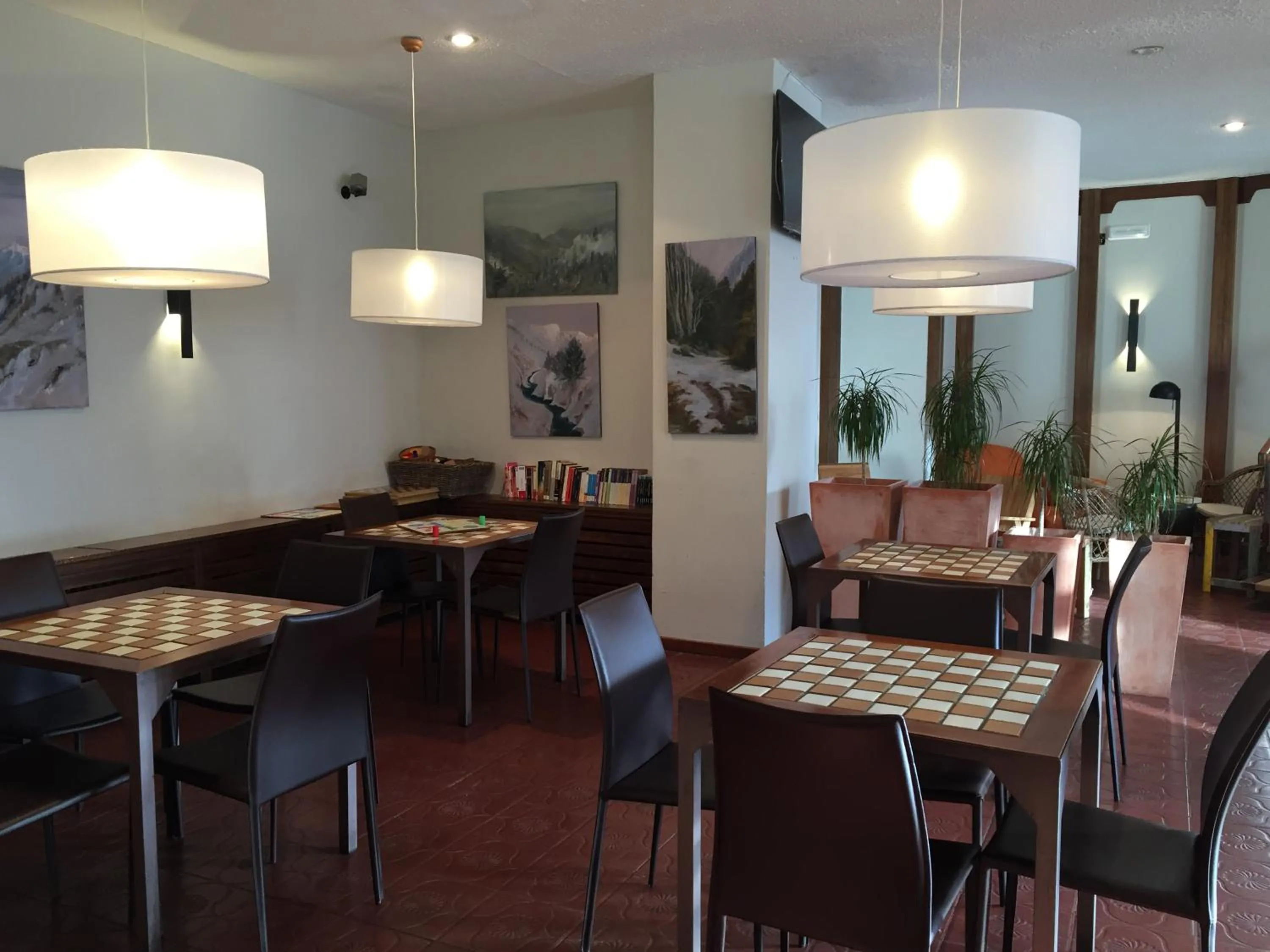 Lounge or bar in Hotel Edelweiss Candanchú