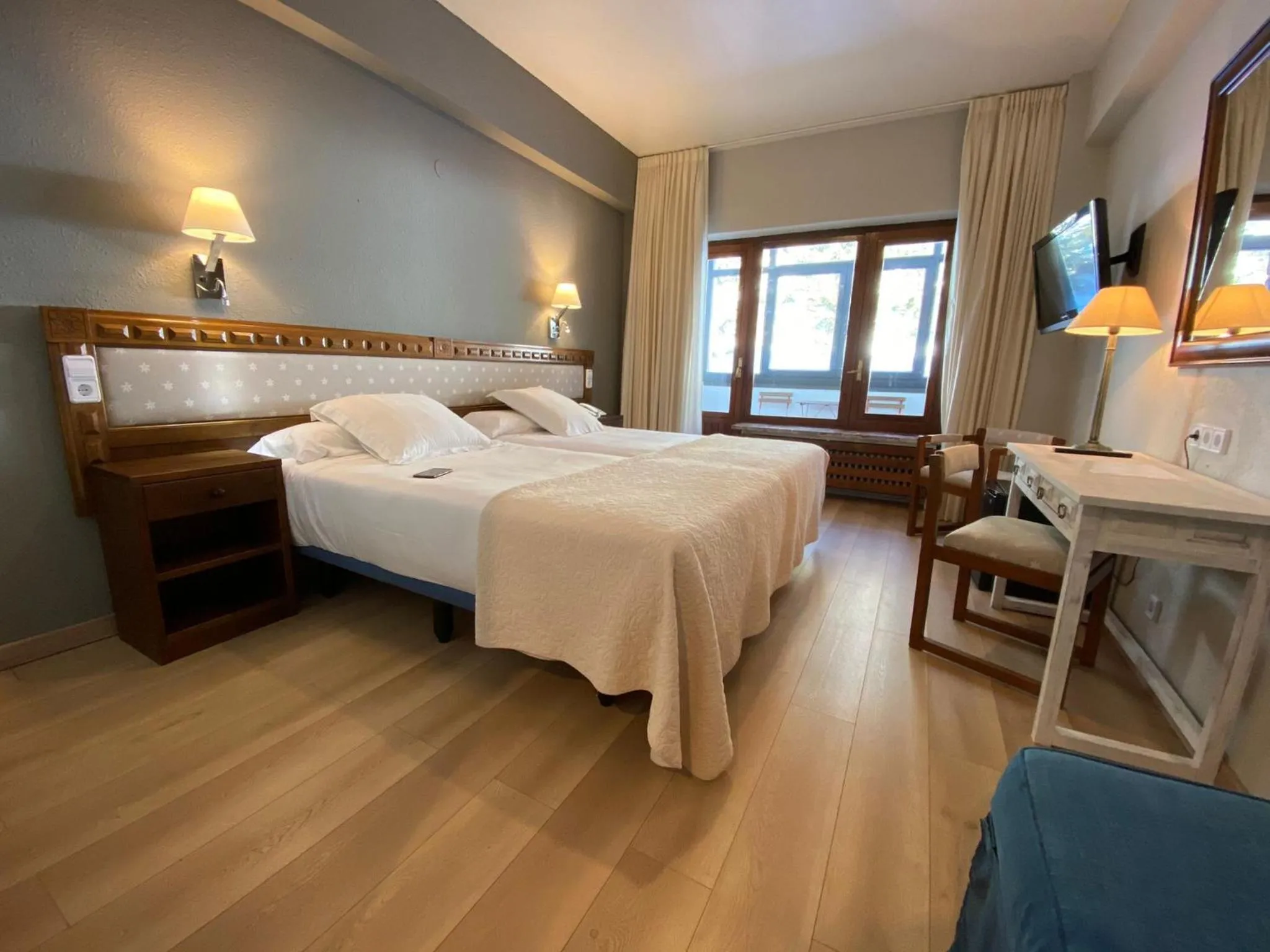 Bed in Hotel Edelweiss Candanchú