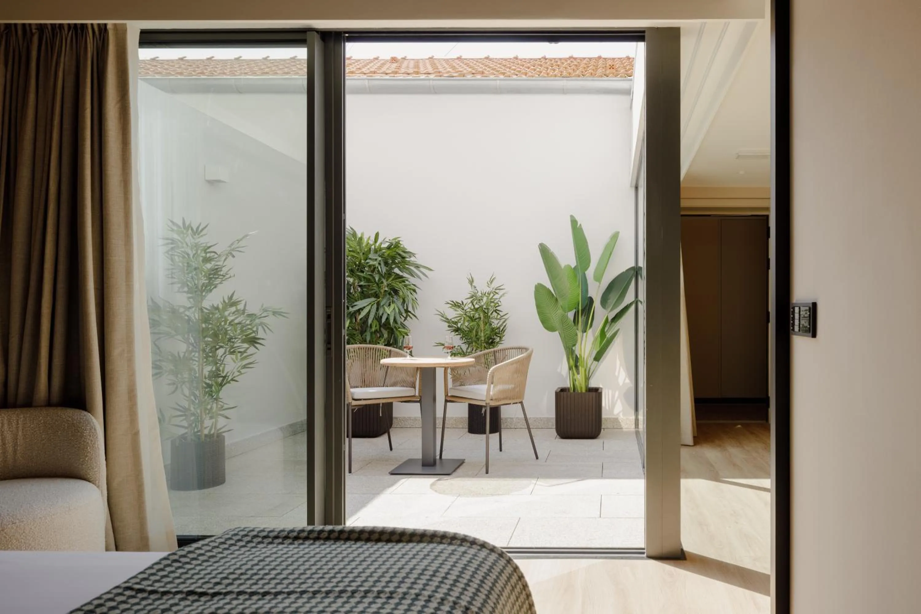 Patio, Bed in Porto River Soul Hotel