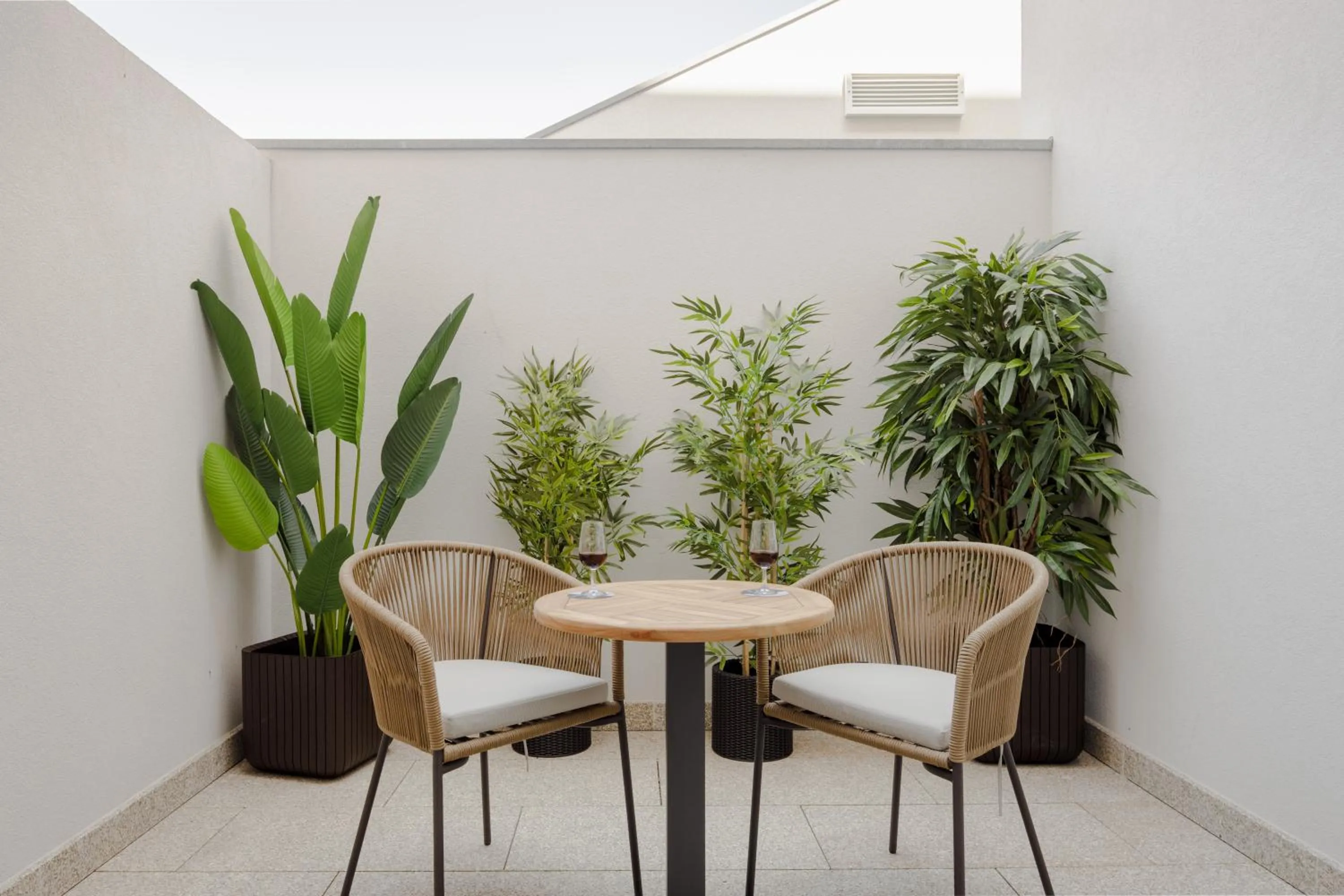 Patio in Porto River Soul Hotel