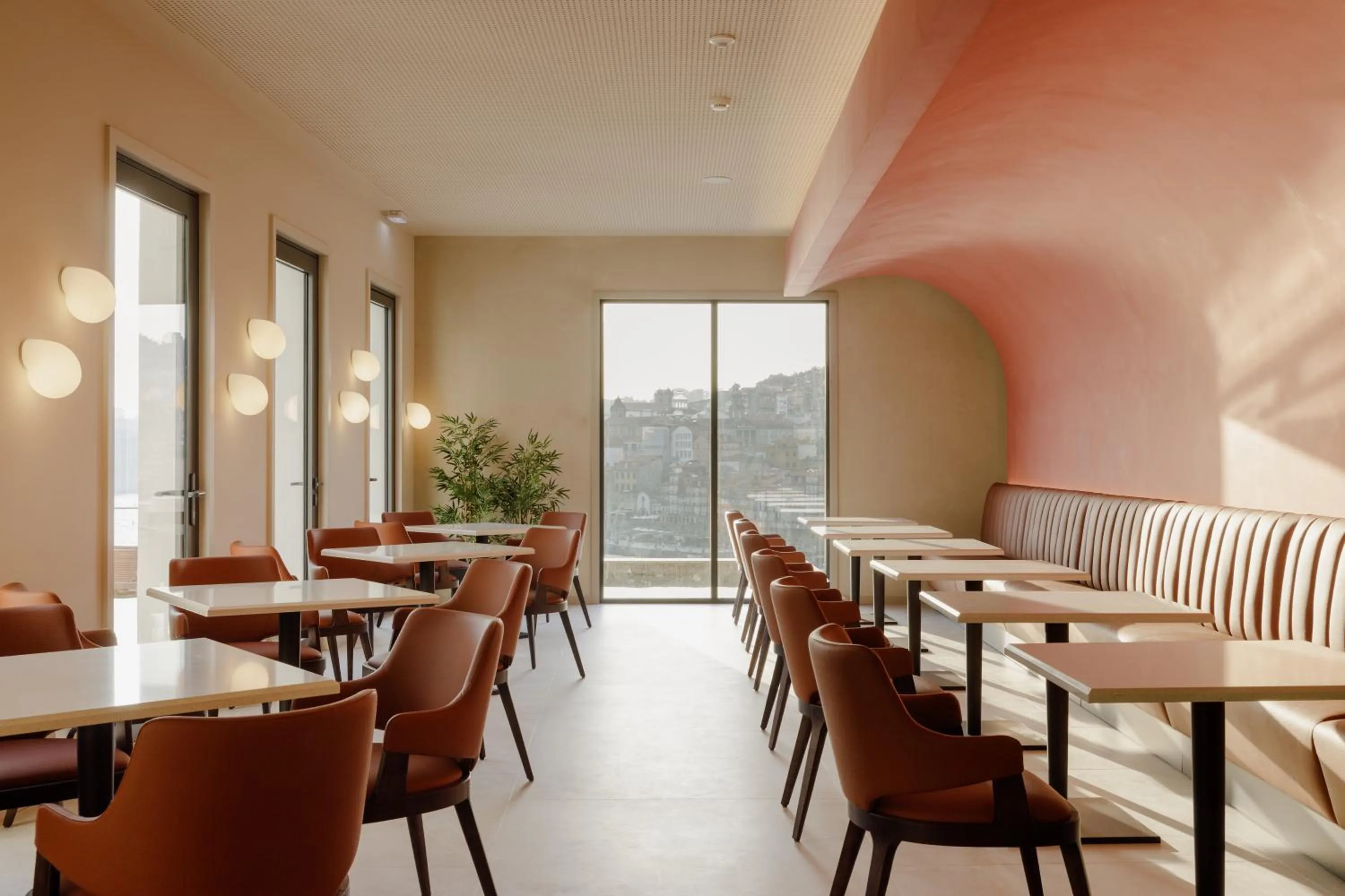 Restaurant/places to eat in Porto River Soul Hotel