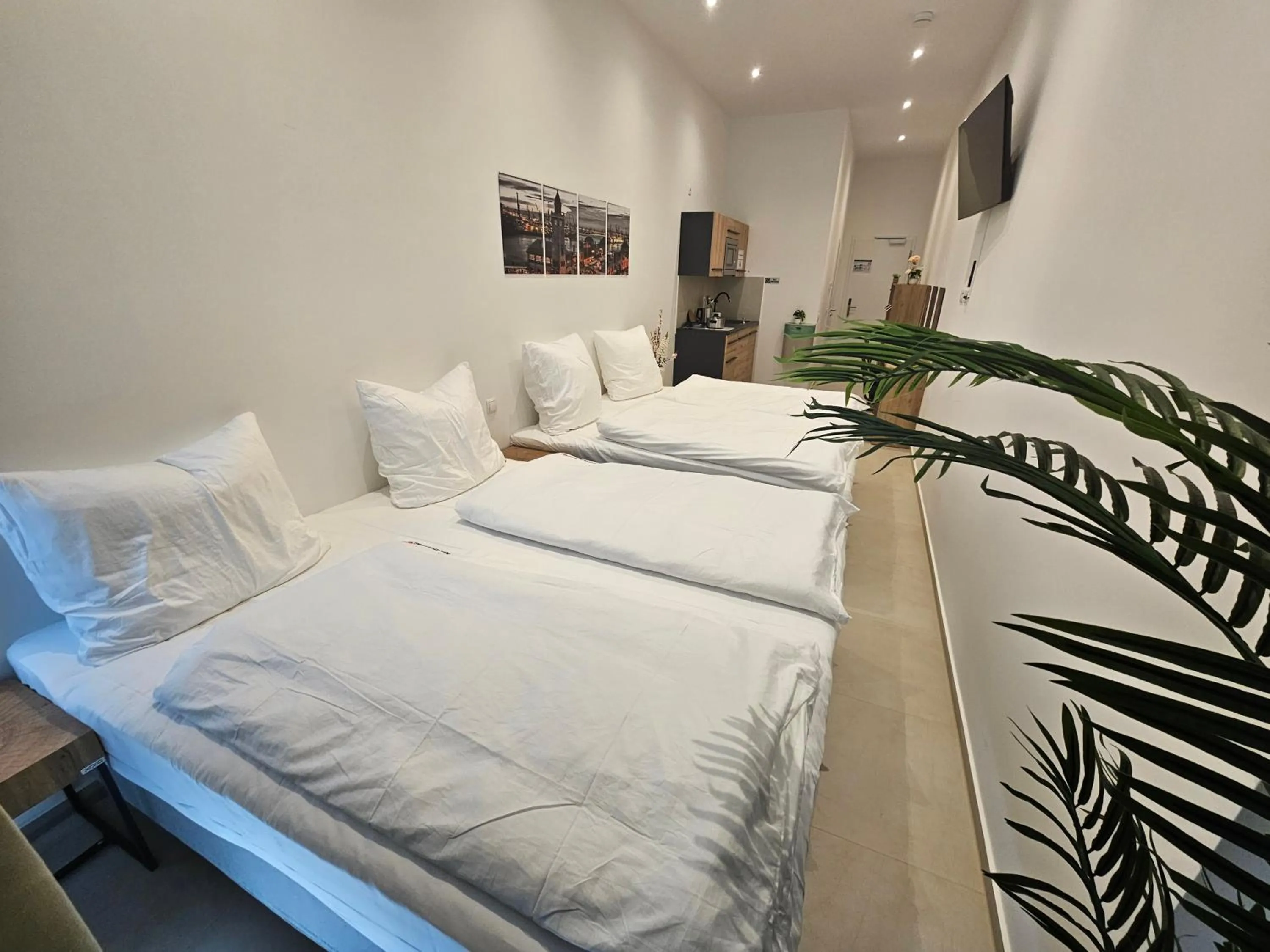 Deluxe Quadruple Room in ApartHotel Rahl
