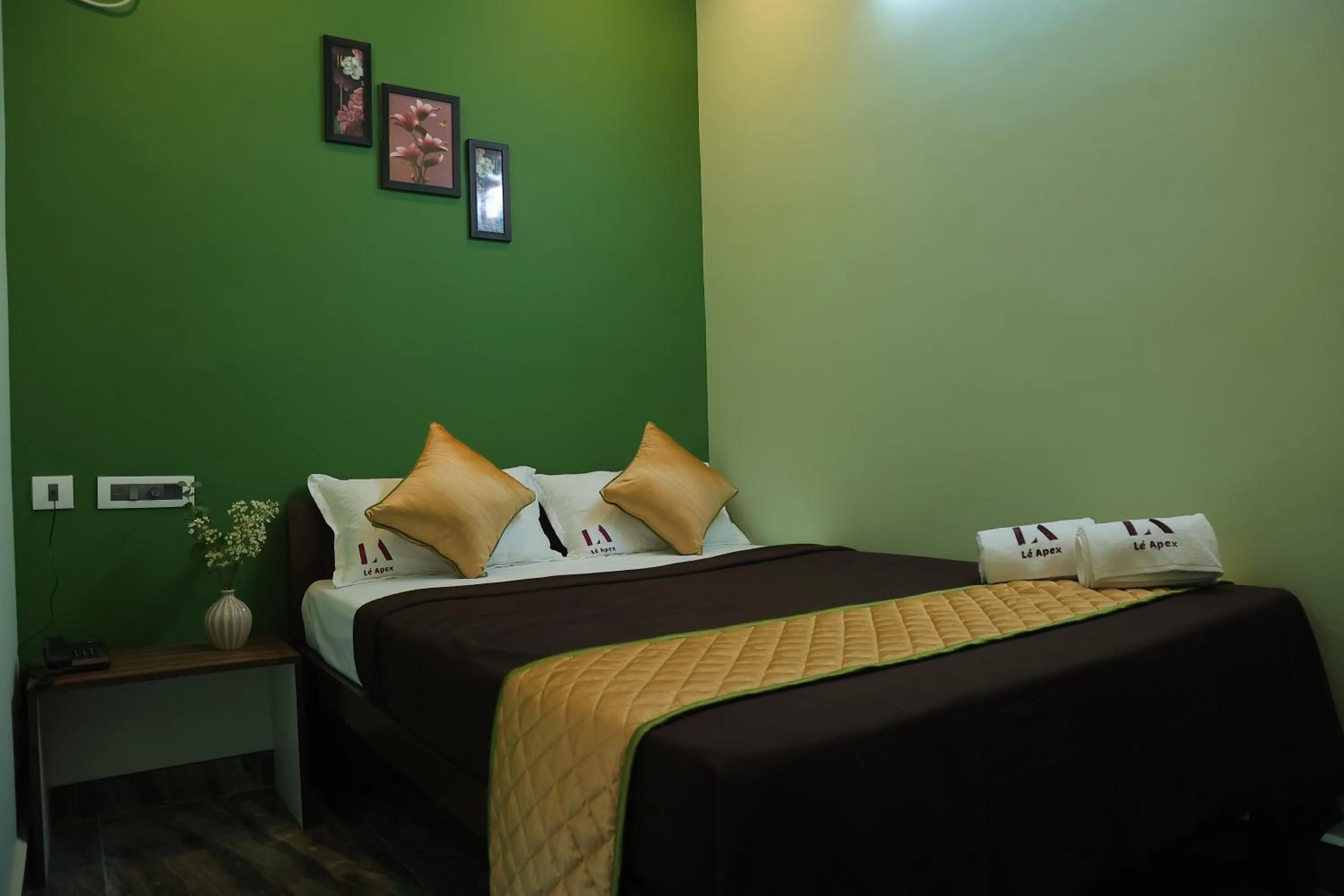 Bed in Le Apex Tharavaadu