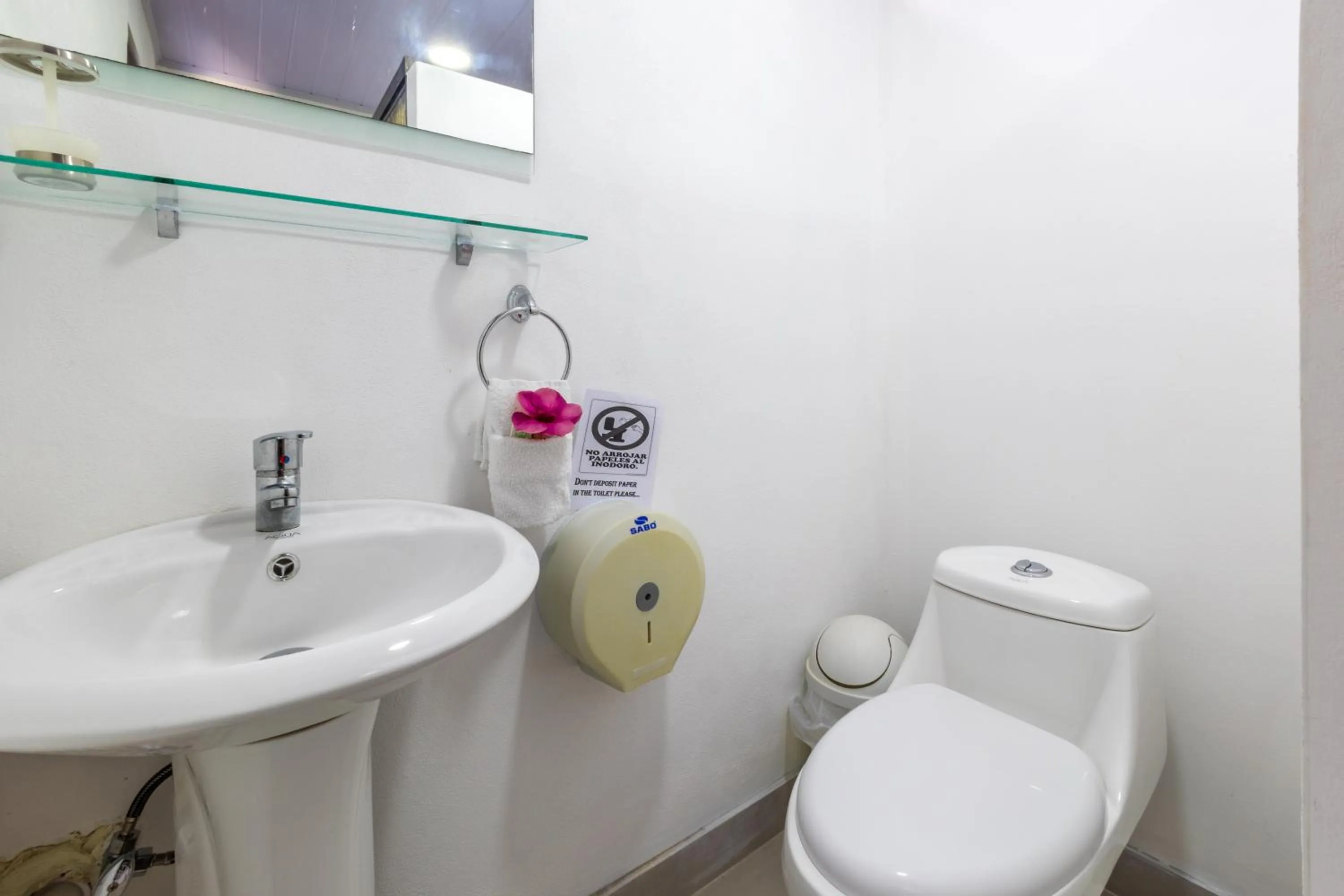 Bathroom in Hotel Villas de la Selva