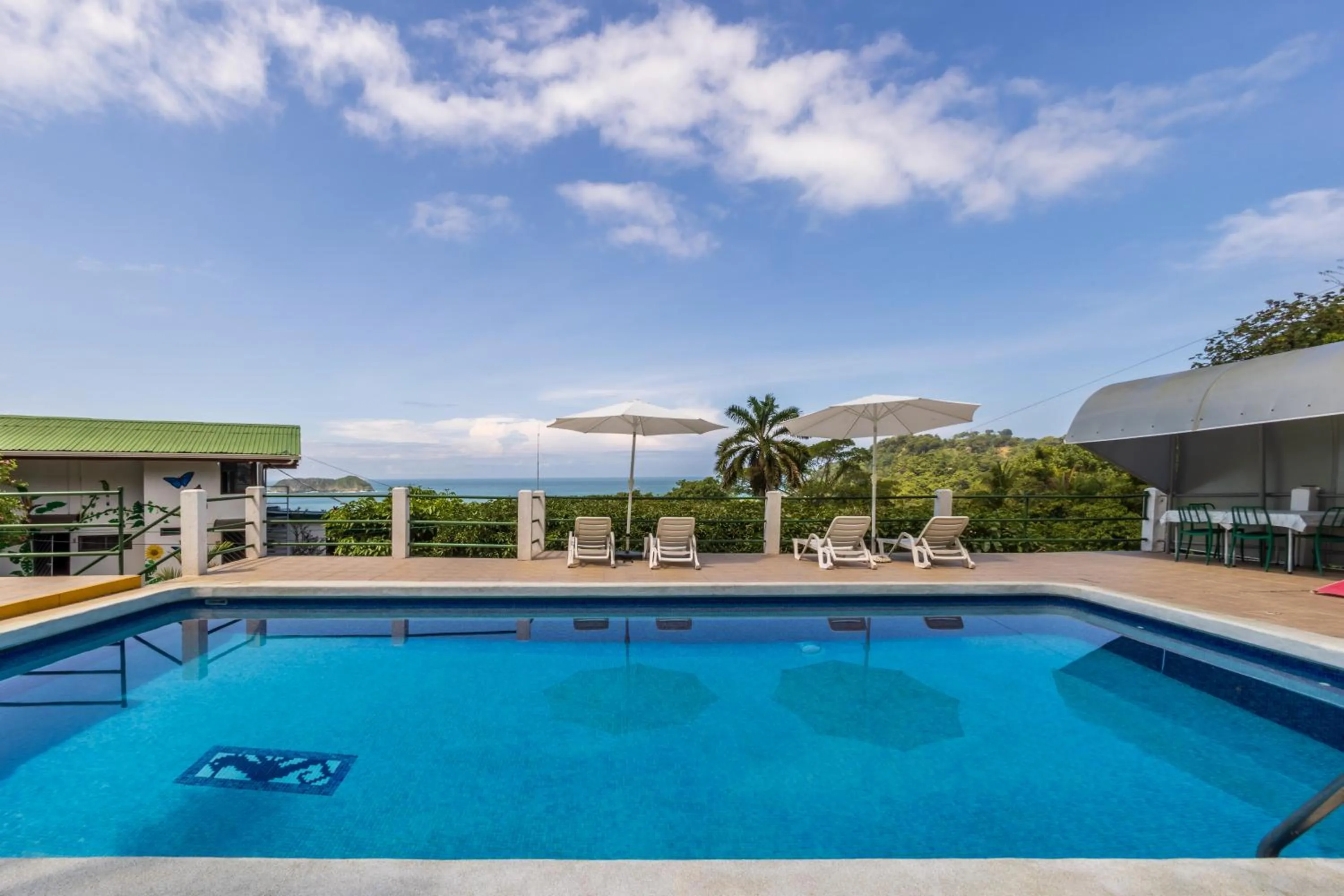 Swimming pool in Hotel Villas de la Selva