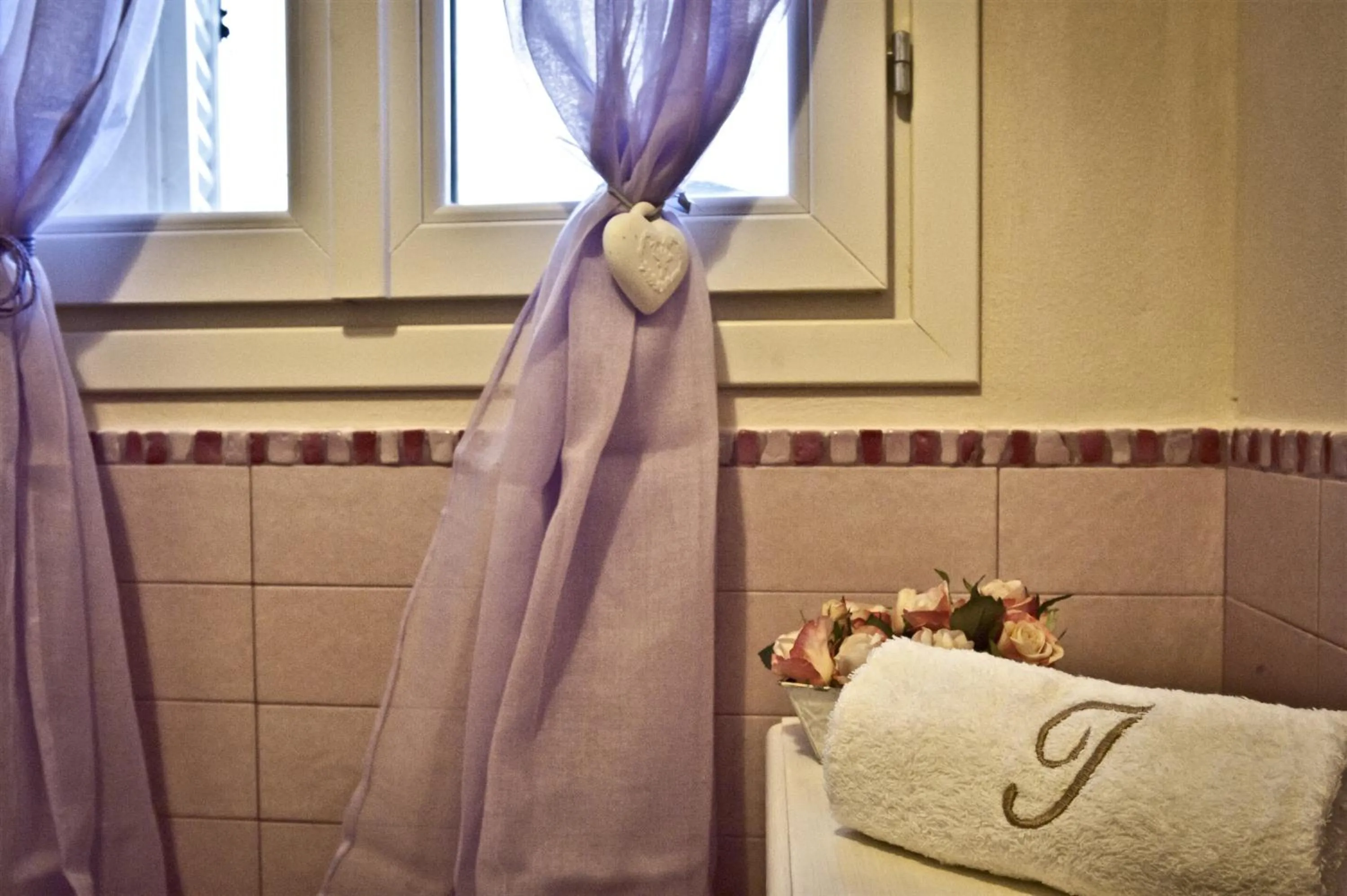 Bathroom, Bed in B&B Zelmirà