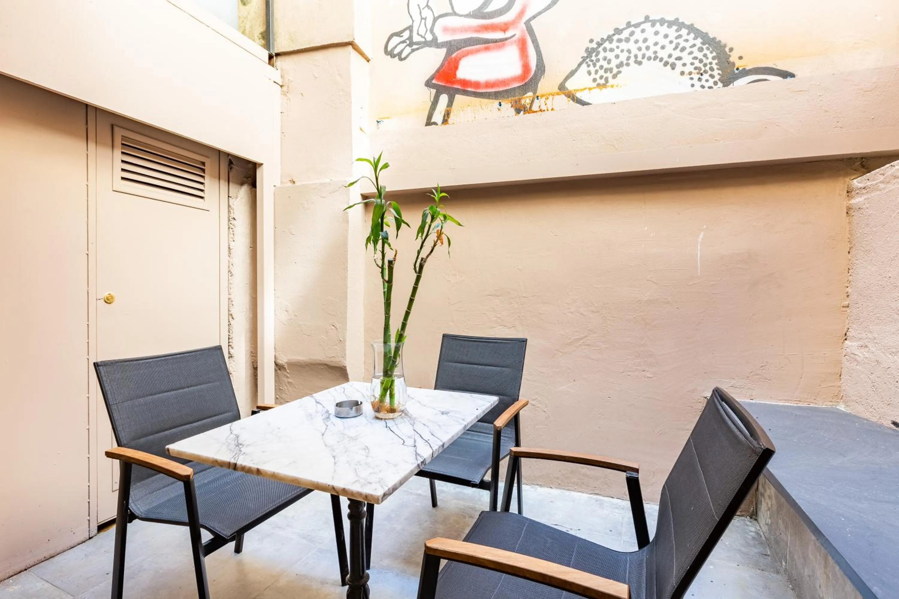 Garden in Snog Rooms & Suites