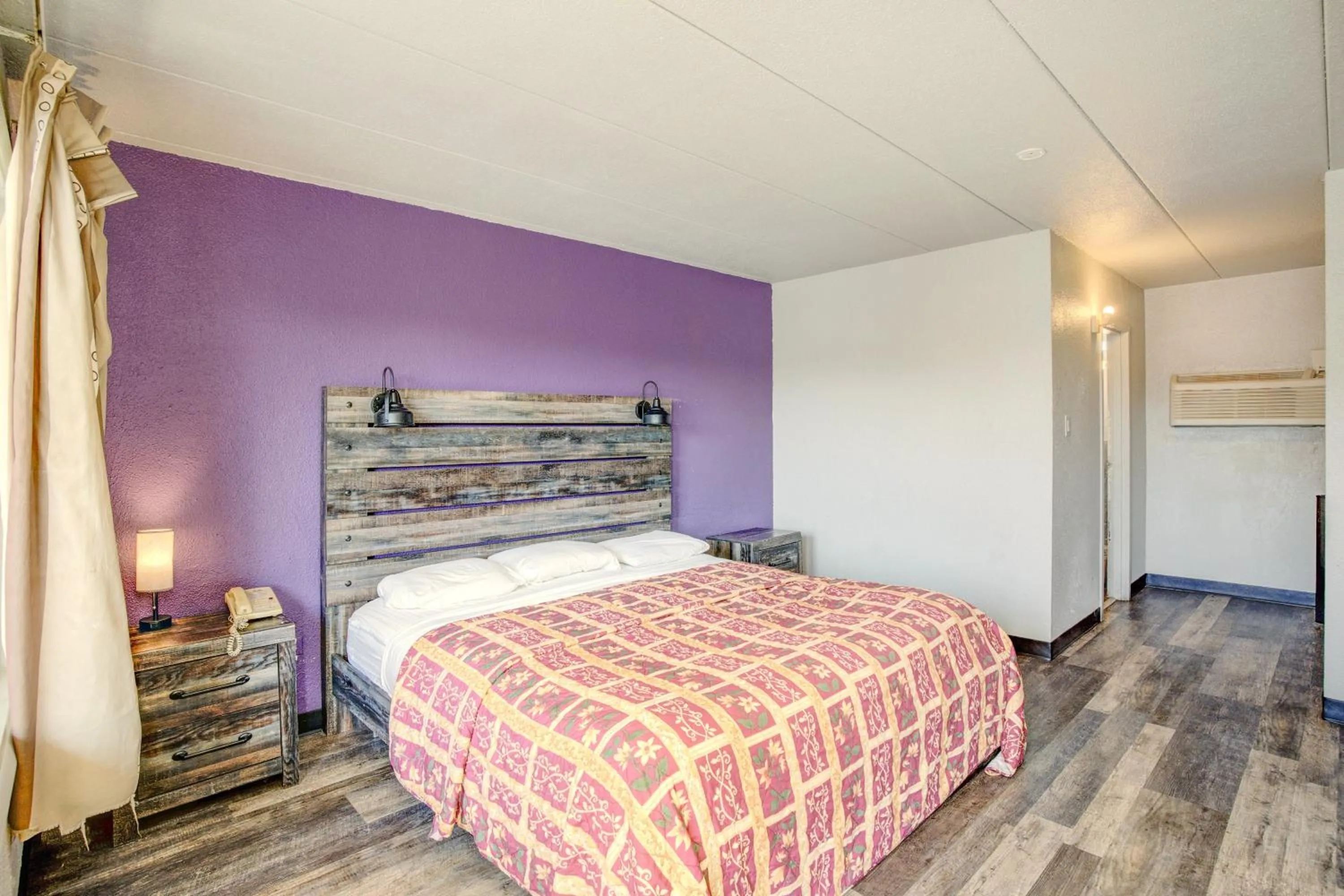 Bedroom, Bed in Hotel O Miami Inn & Suites Chicago Midway Airport