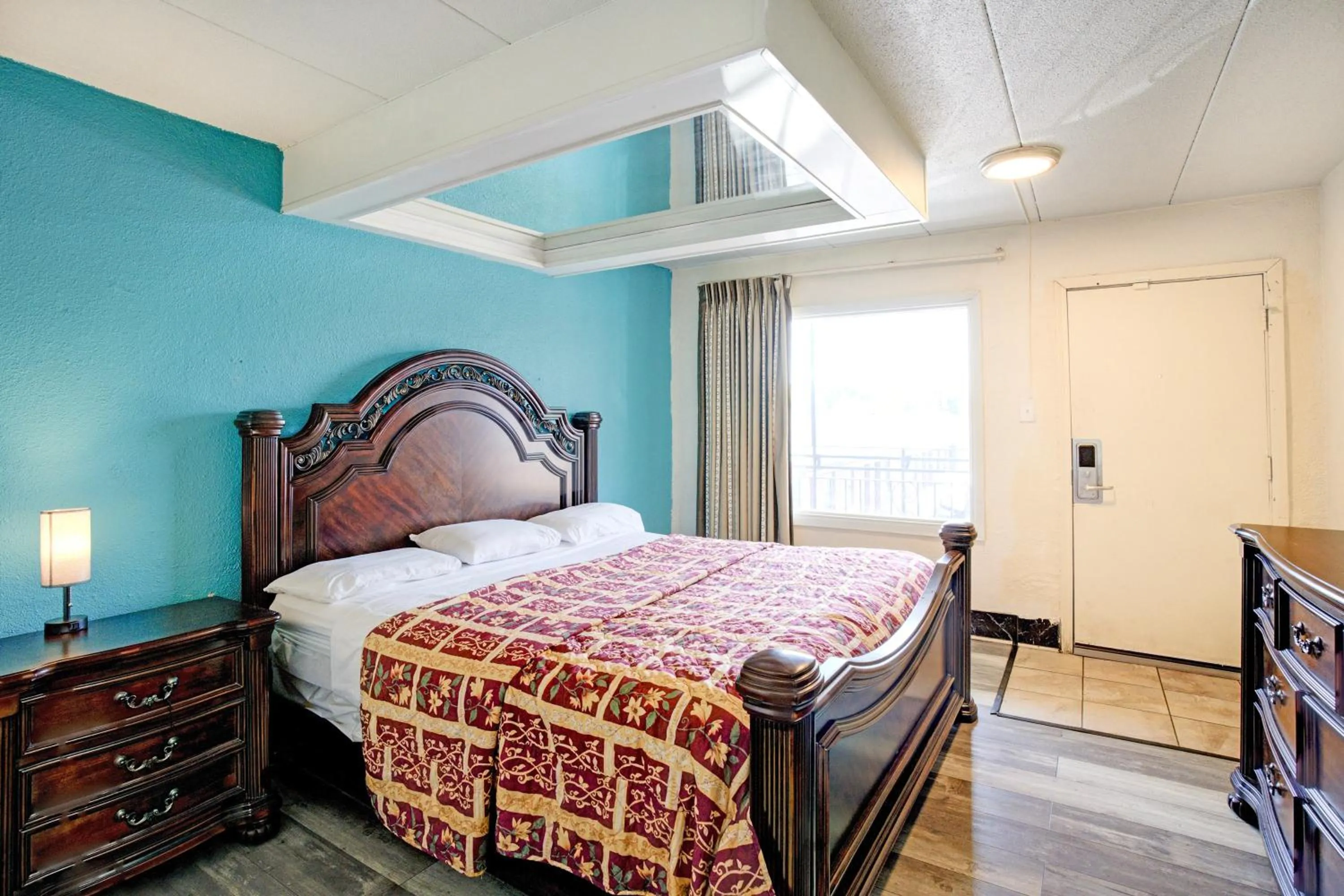 Bedroom, Bed in Hotel O Miami Inn & Suites Chicago Midway Airport