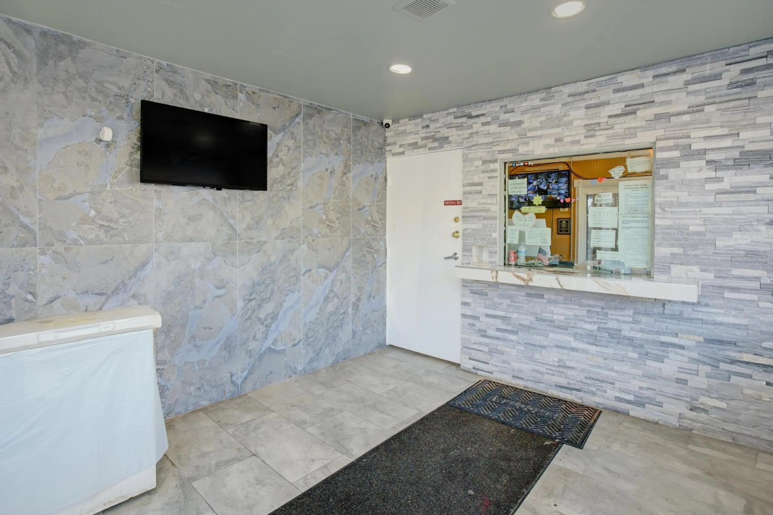 Lobby or reception in Hotel O Miami Inn & Suites Chicago Midway Airport