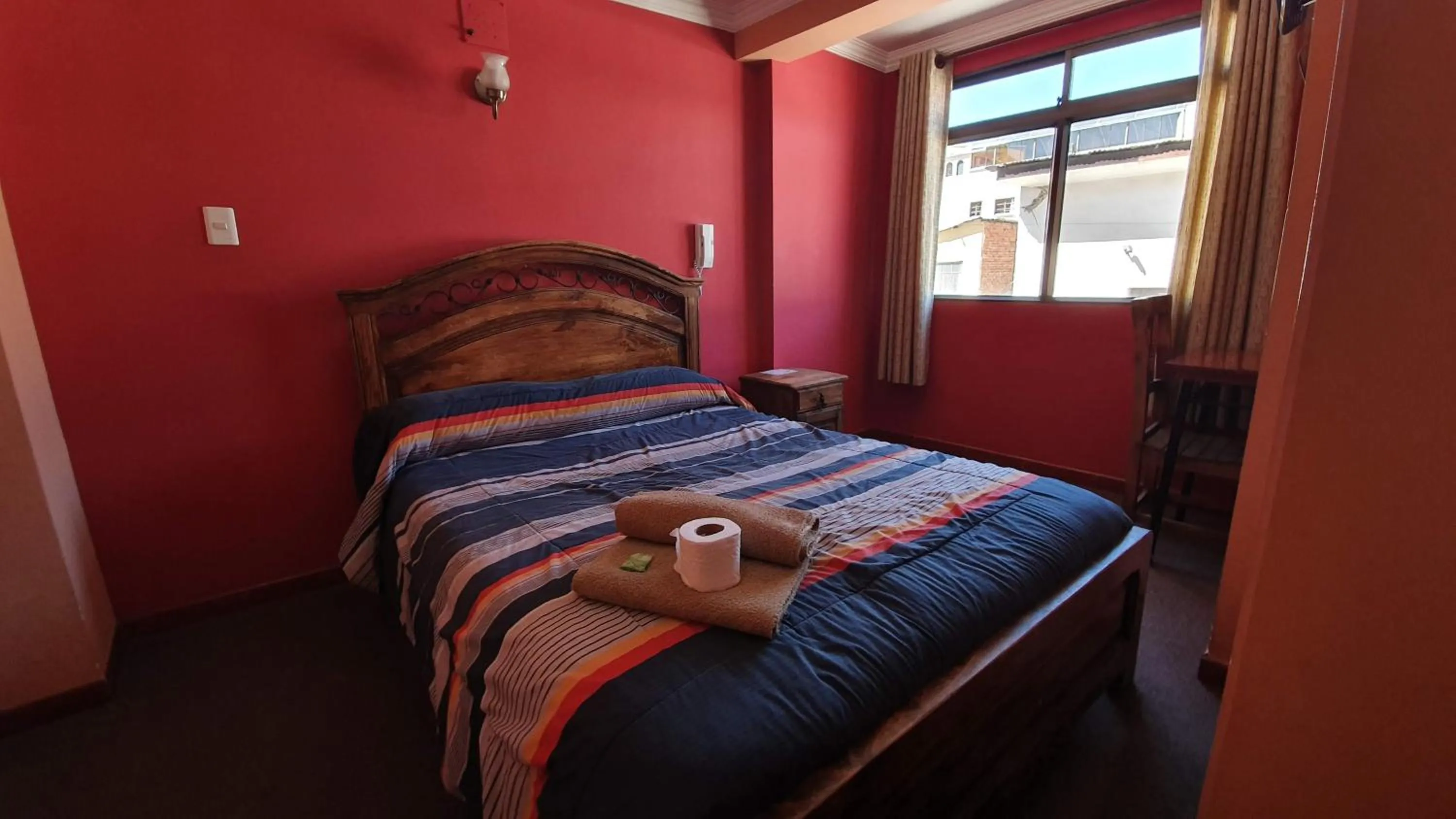 Single Room with Private Bathroom in Bolivian Heights Hostel