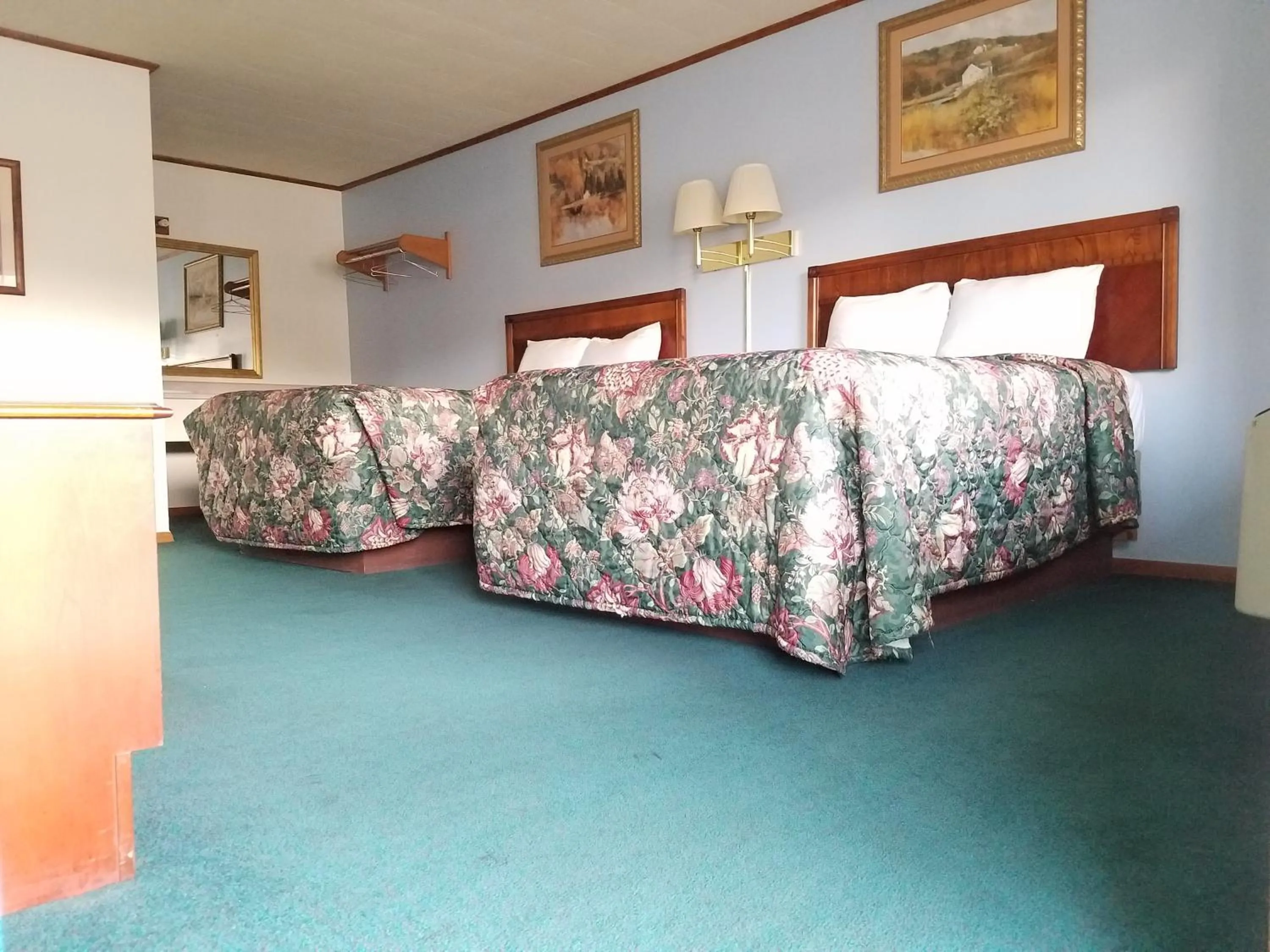 Bed in A Sapphire Inn