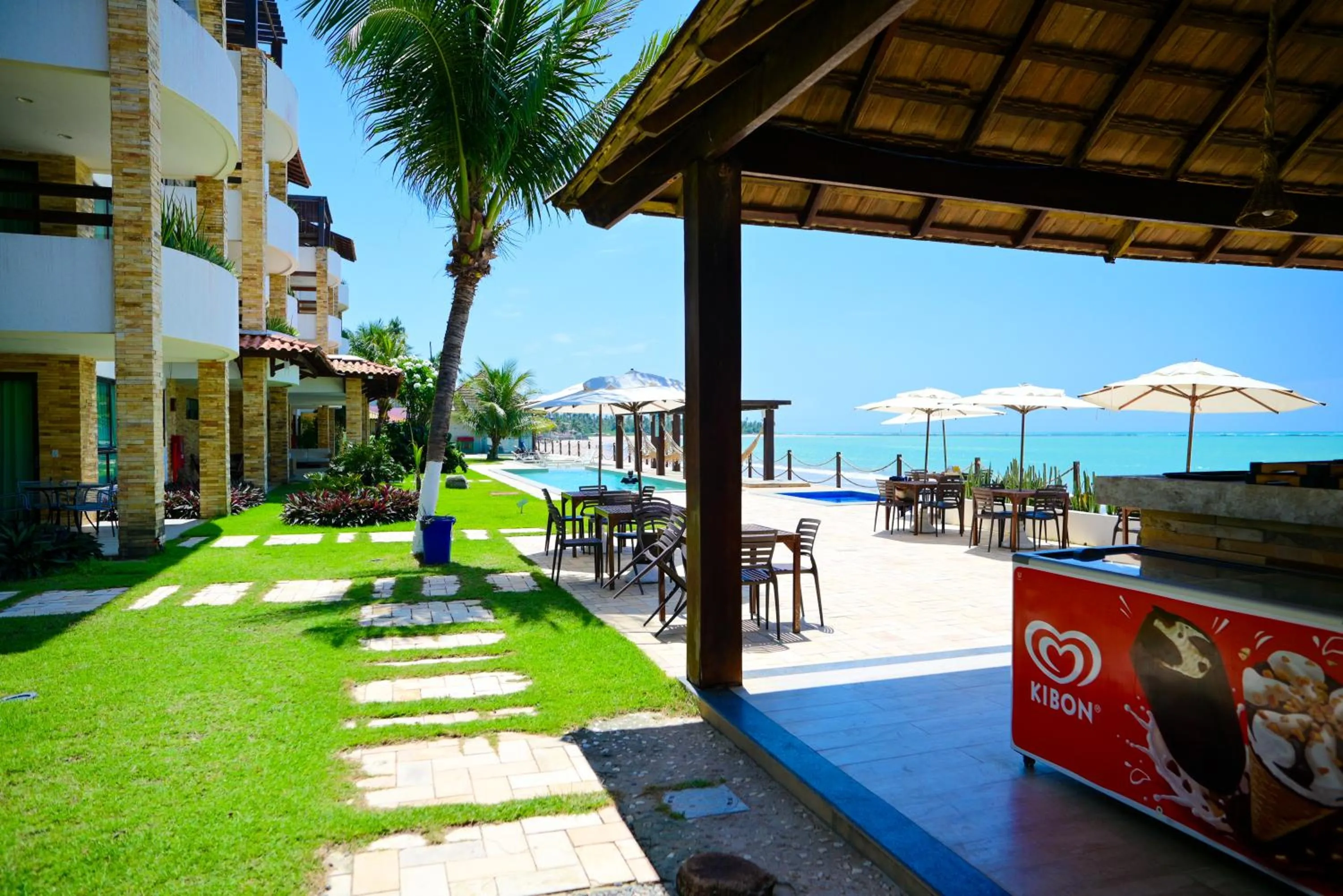 Restaurant/places to eat in Waterfront Residence