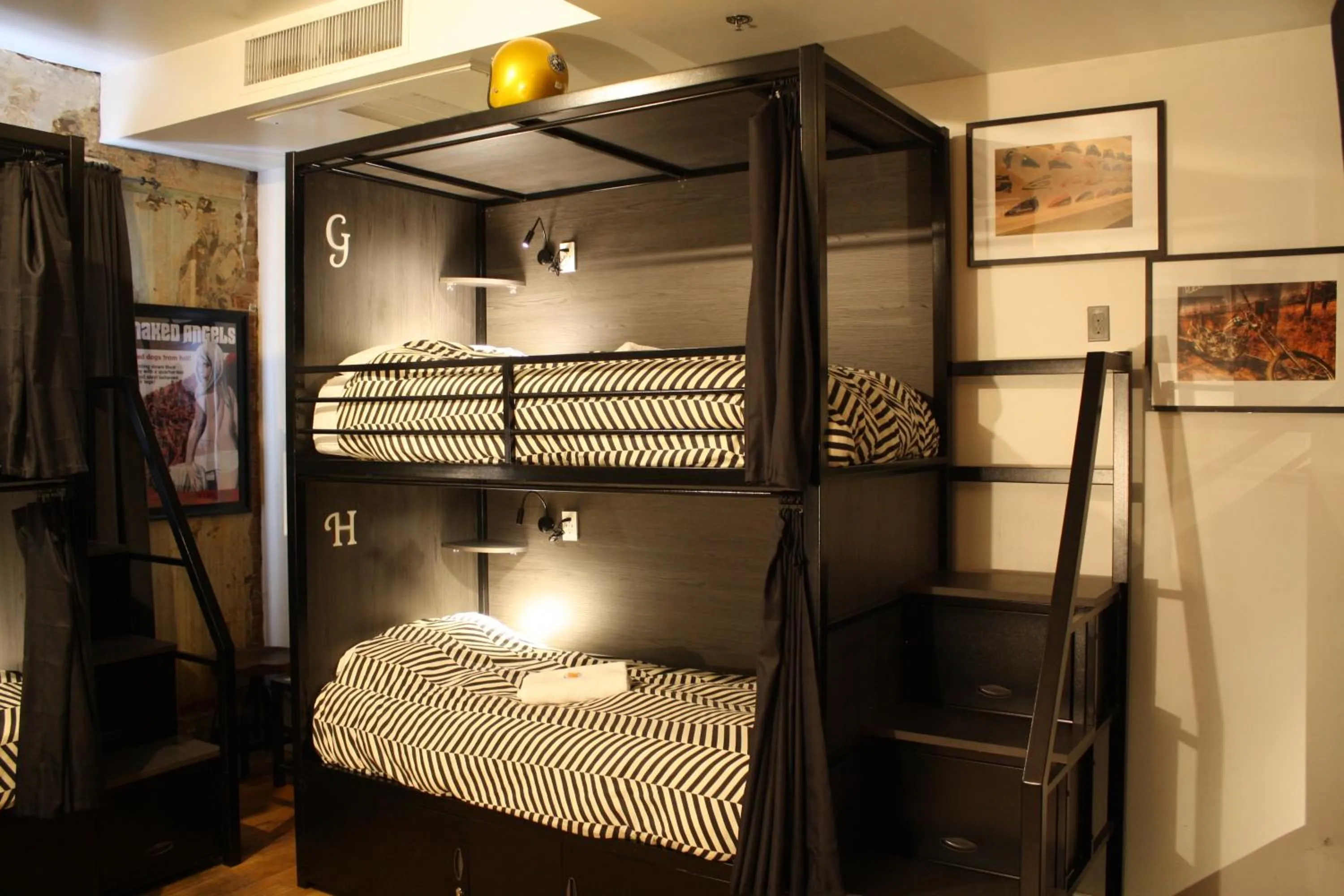 bunk bed, Bed in Hostel Fish