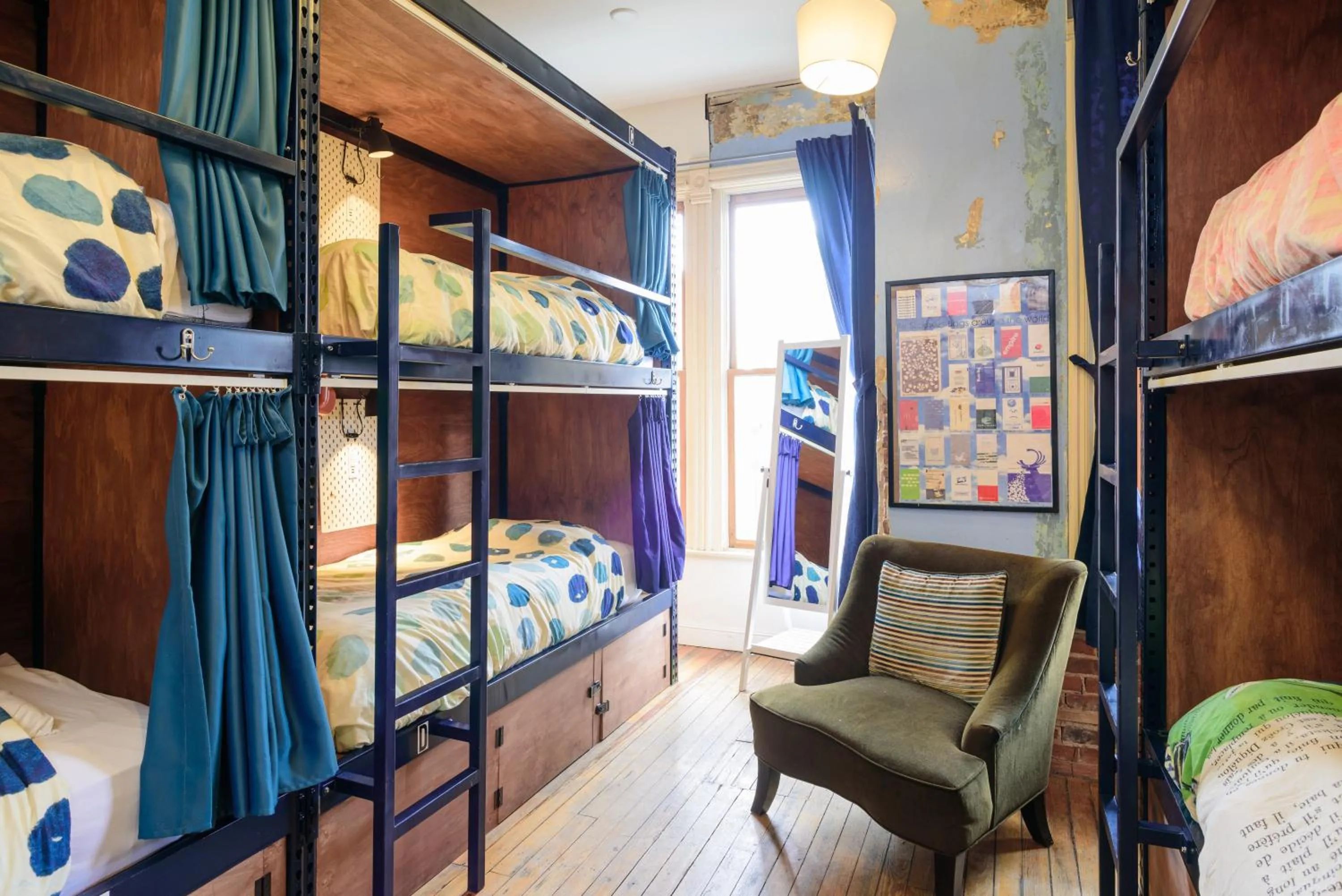 bunk bed, Bed in Hostel Fish