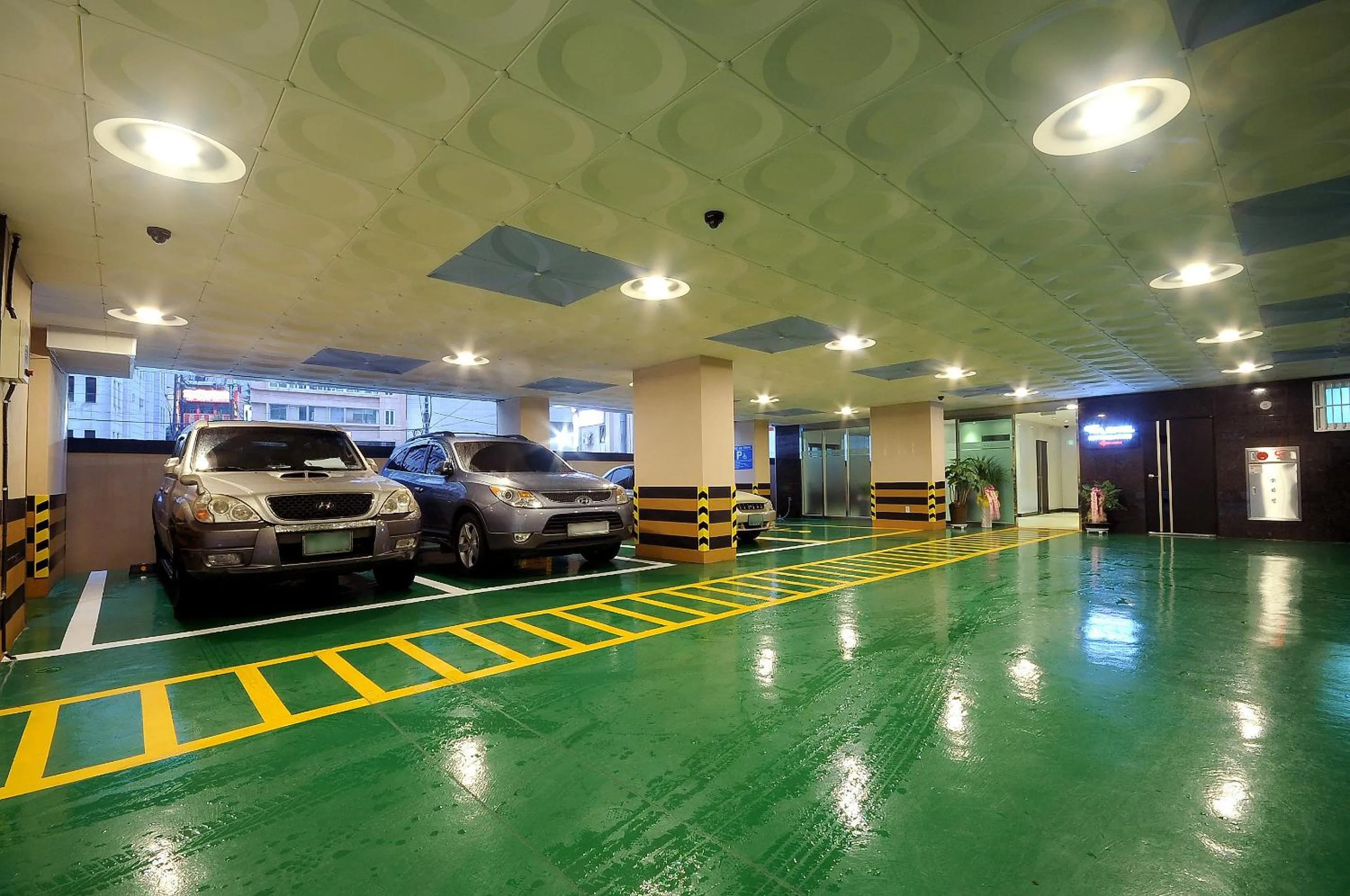 Decorative detail in WA Hotel