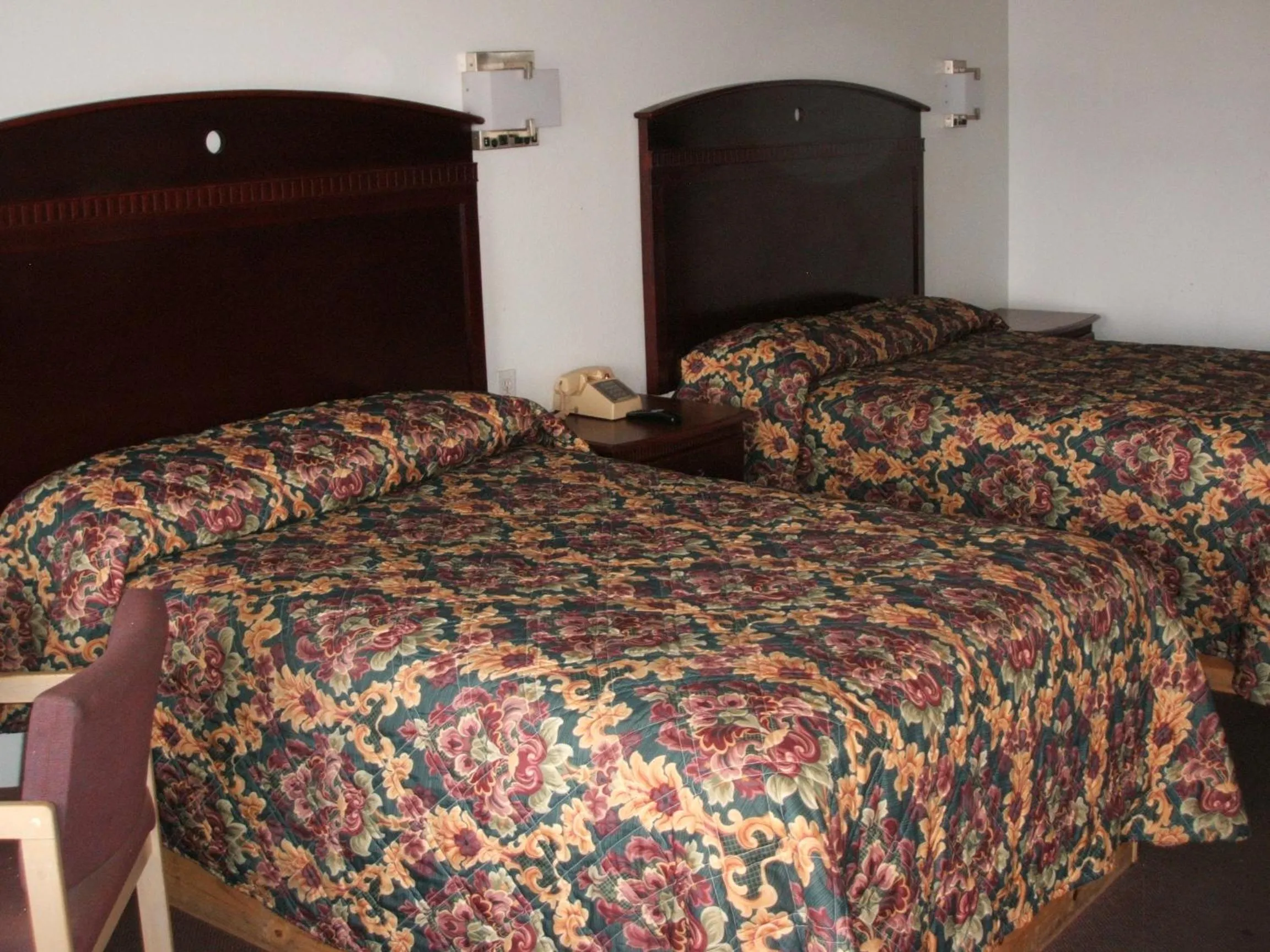 Double Room in Camlot Inn Motel