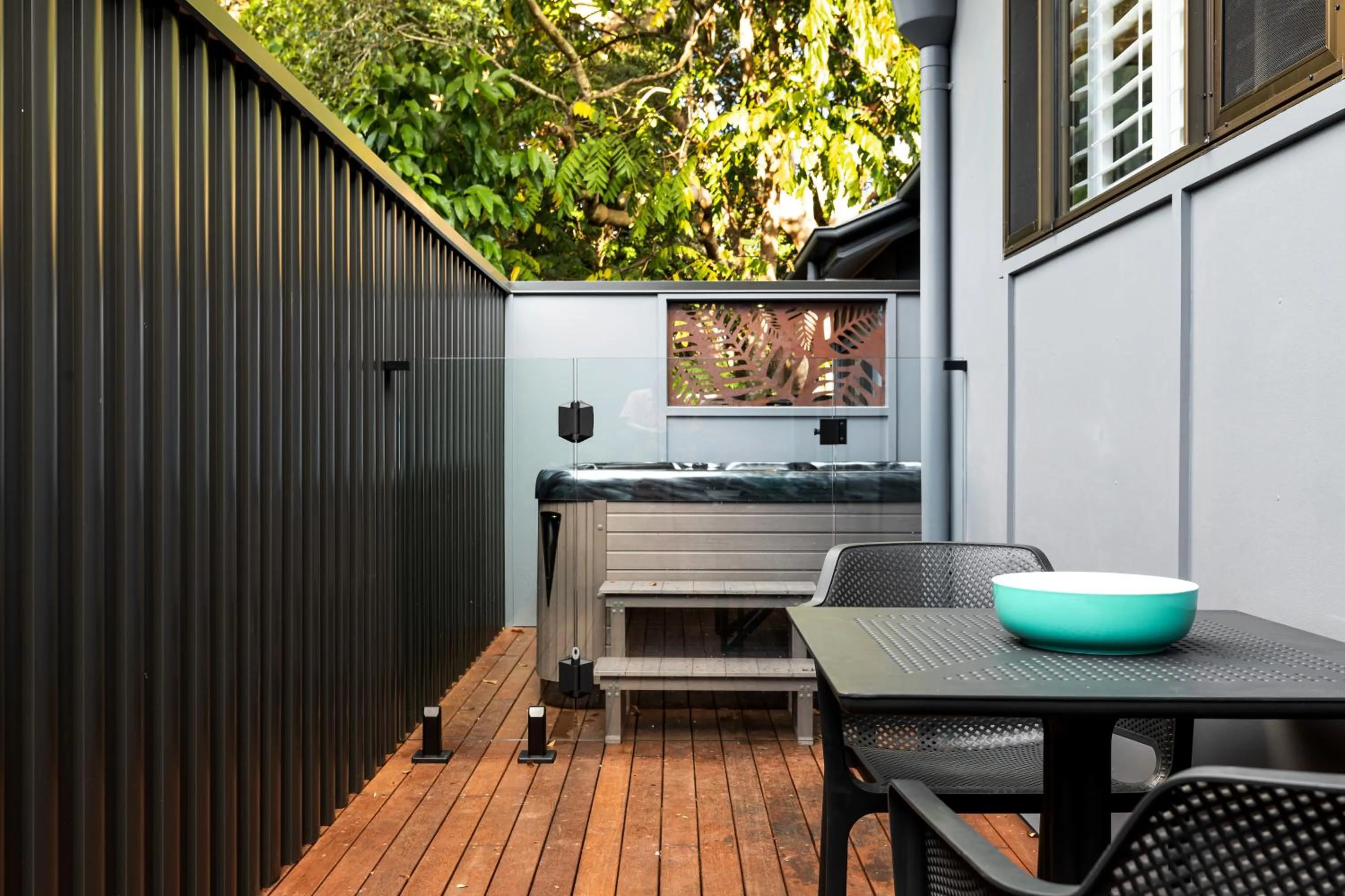 Patio in Jandar Retreat Maleny