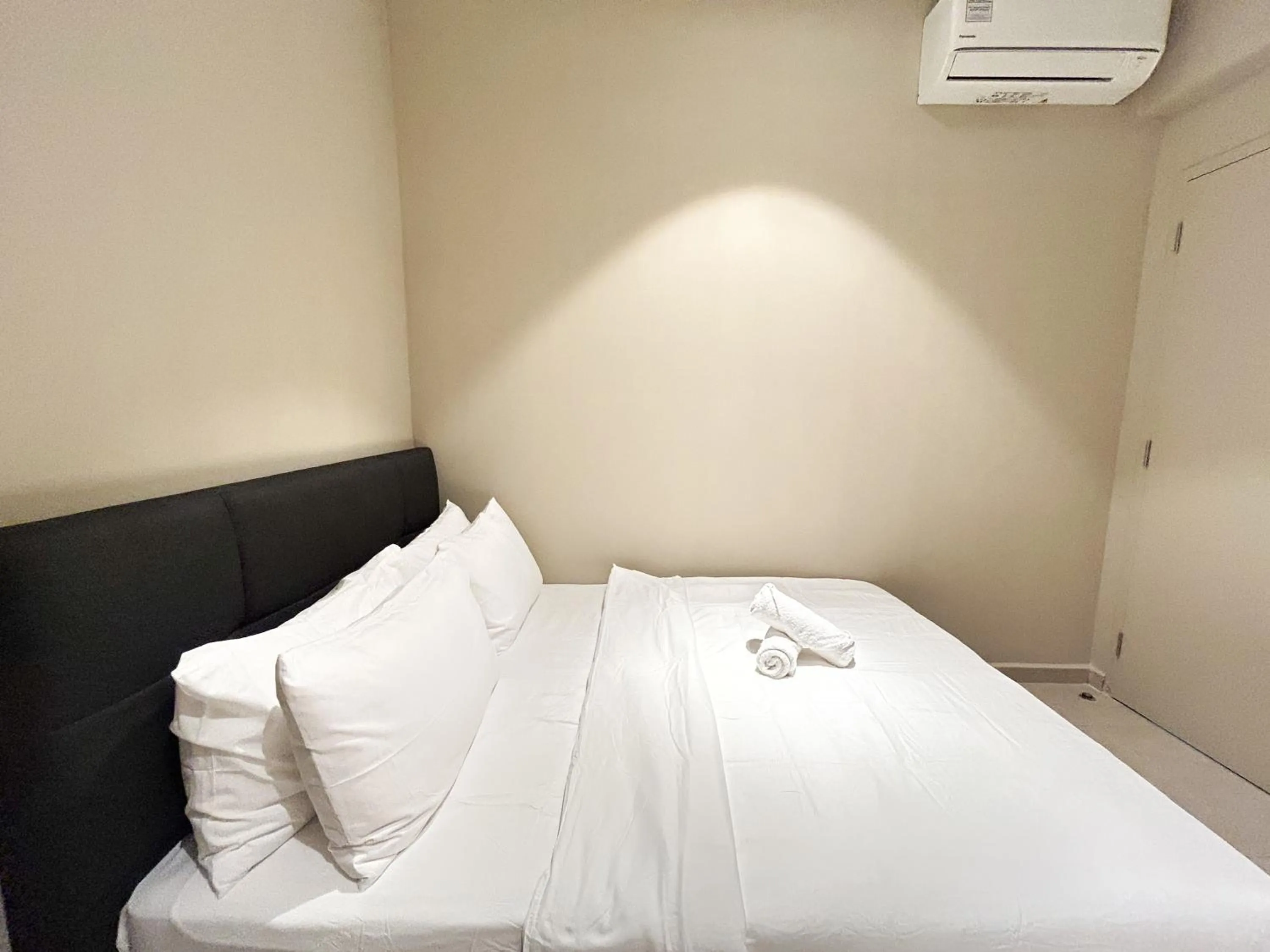 Bed in The Paxtonz by Manhattan Group