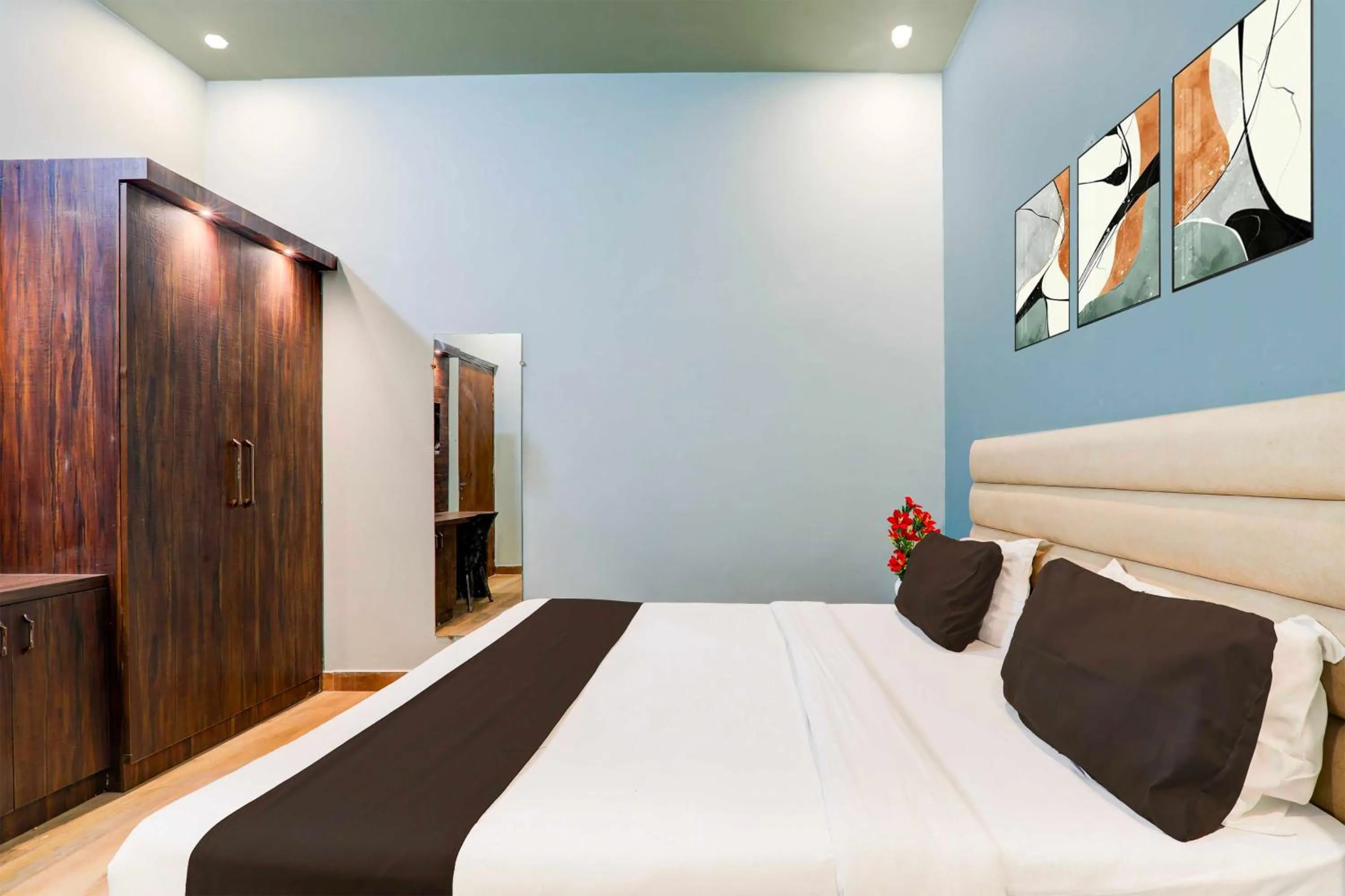 Bedroom, Bed in Collection O Malhaur Railway Station