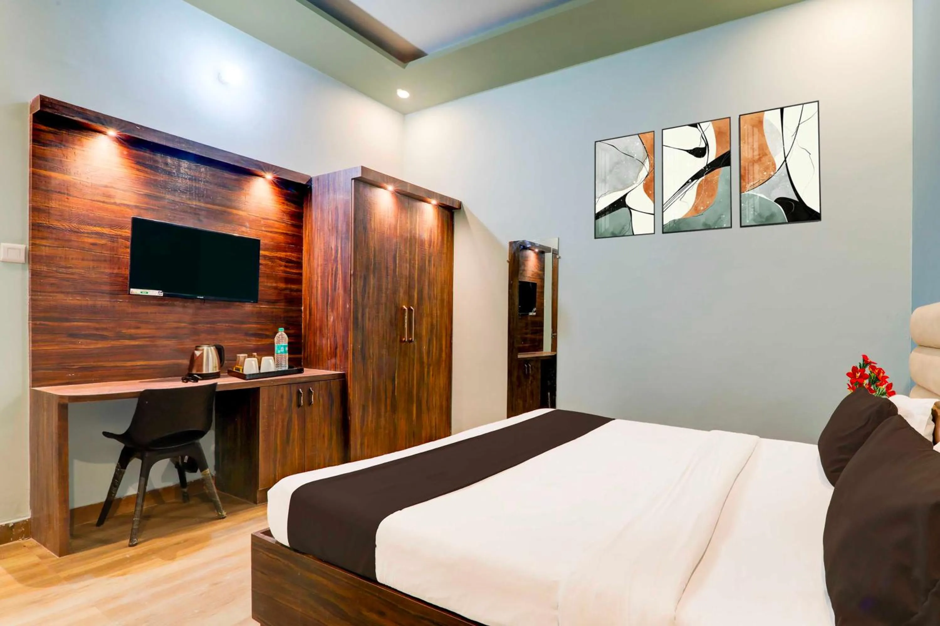 Bedroom, Bed in Collection O Malhaur Railway Station