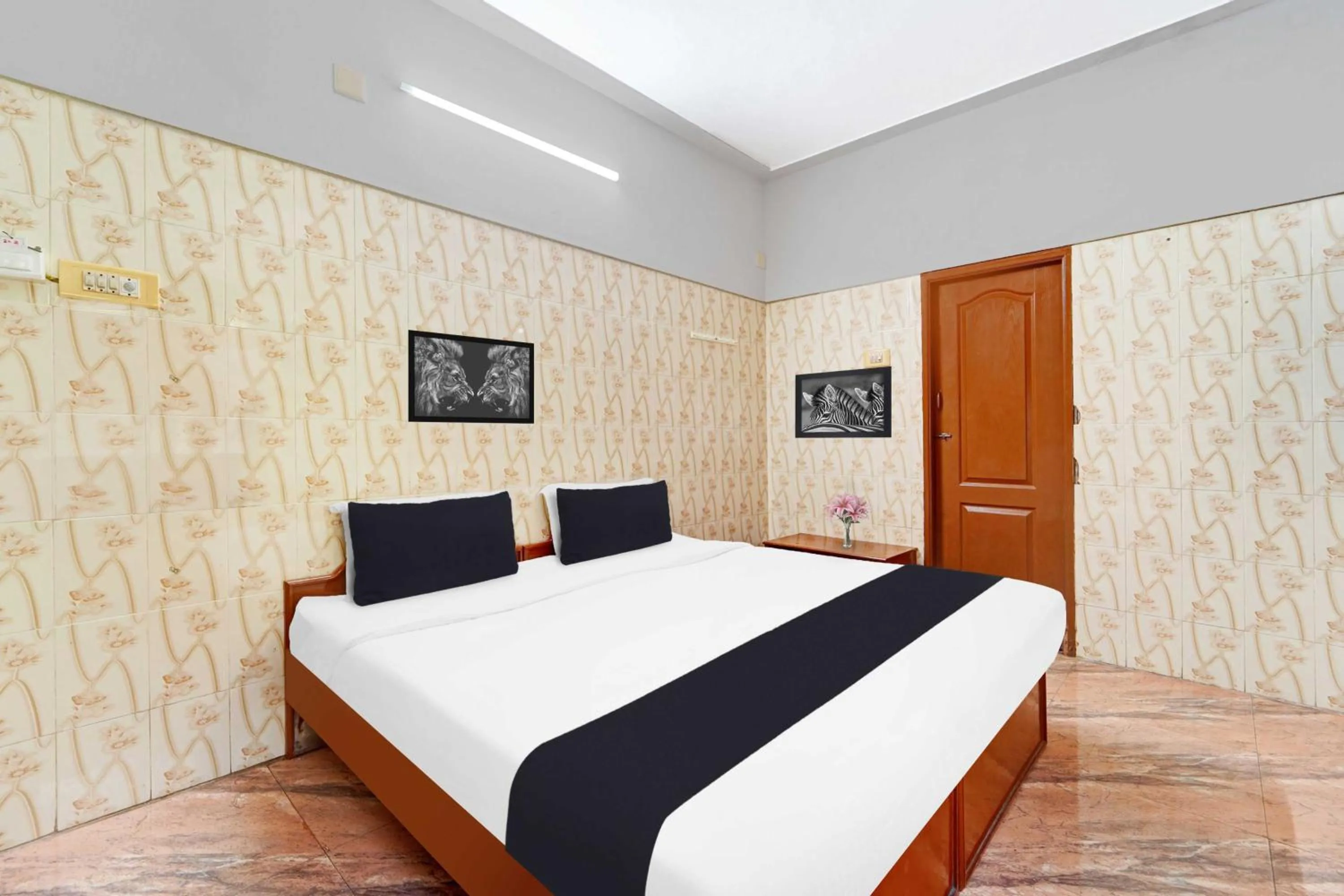 Super Hotel O Tiruppur Near Railway station