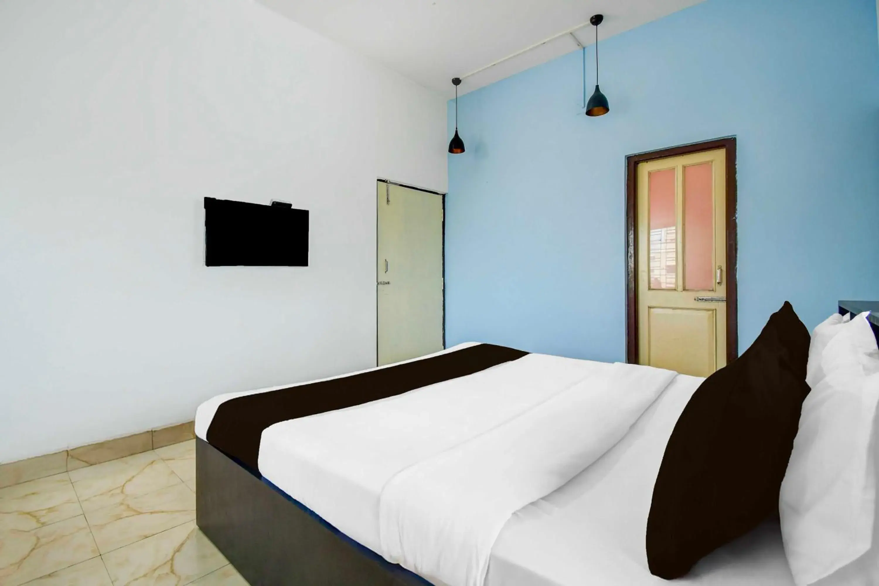 Classic Triple Room - single occupancy in Collection O Dumduma Institute of Technical Education & Research Classic Triple Room - single occupancy in Collection O Dumduma Institute of Technical Education & Research