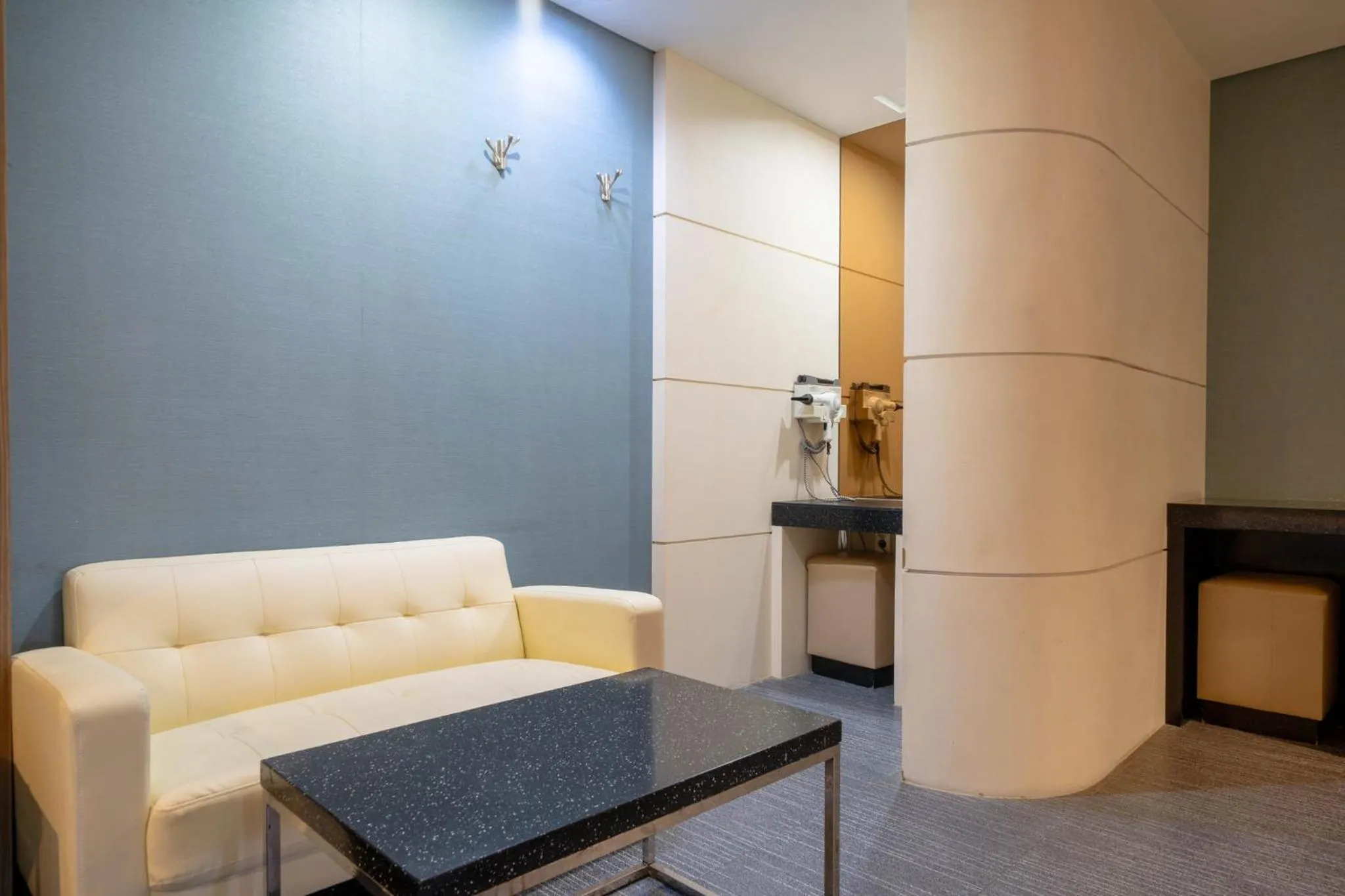 Seating area in Changwon Ava Hotel