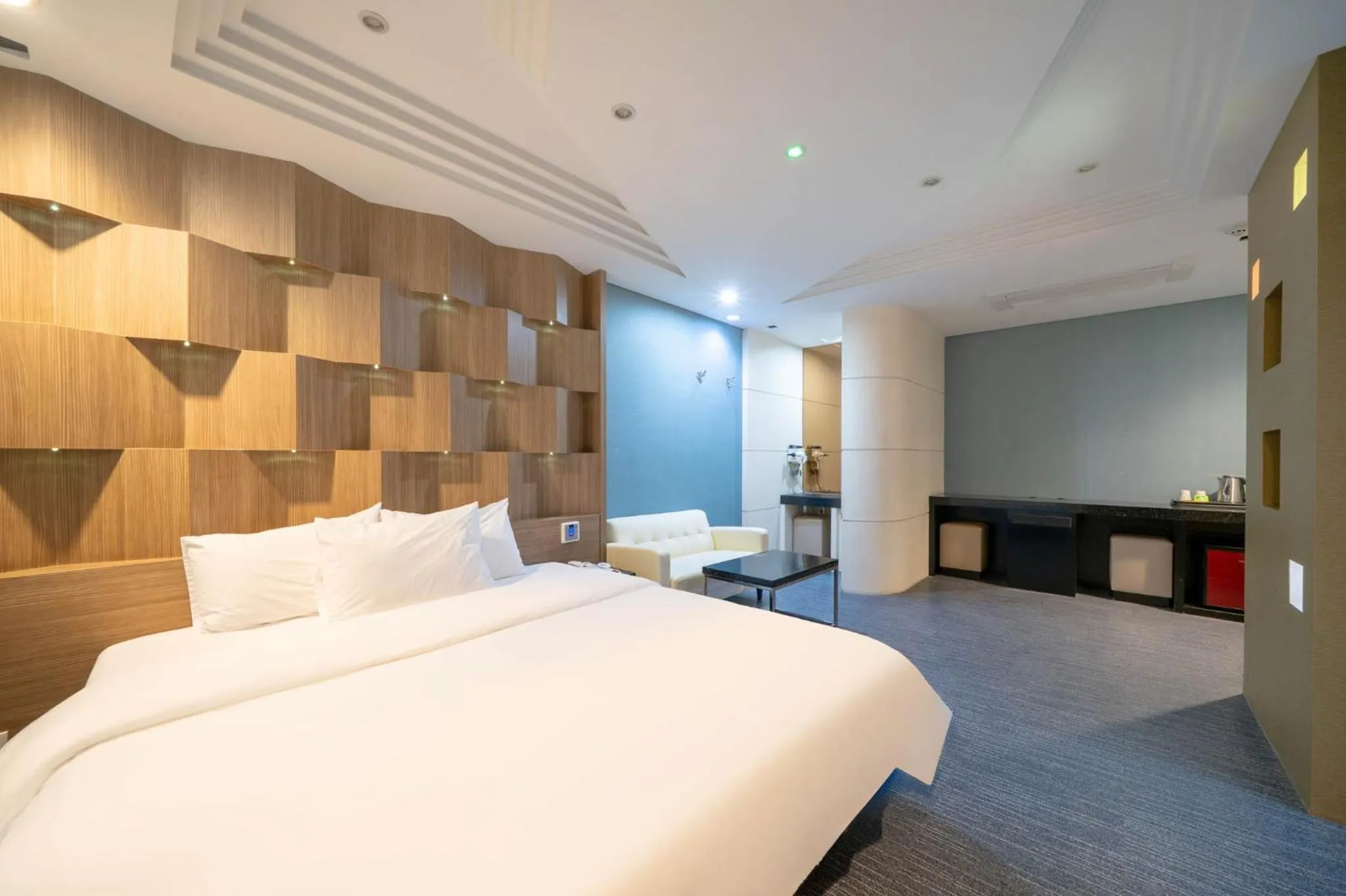 Bed in Changwon Ava Hotel