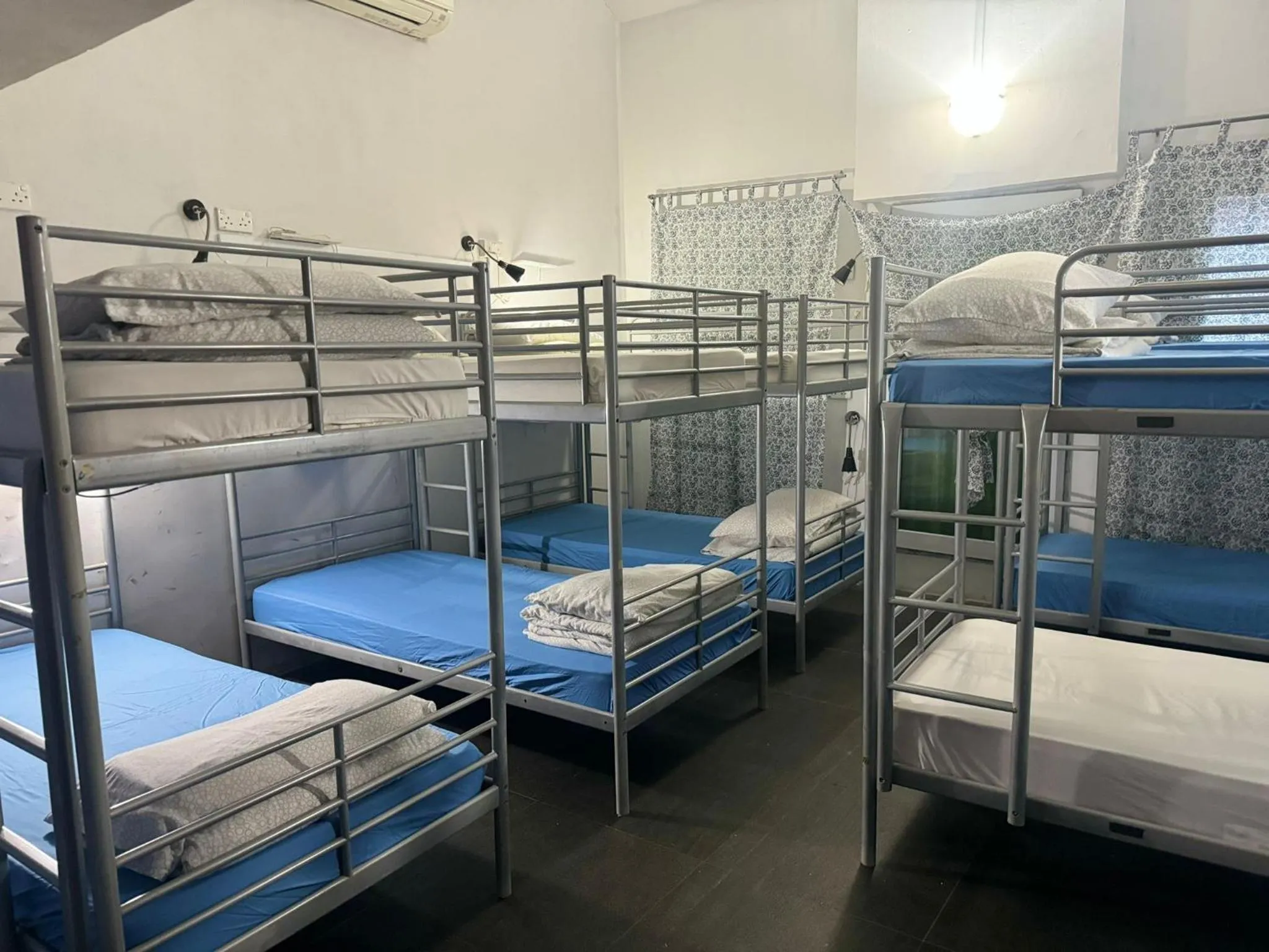 Bed in Royal Lodge @ Pagoda Street