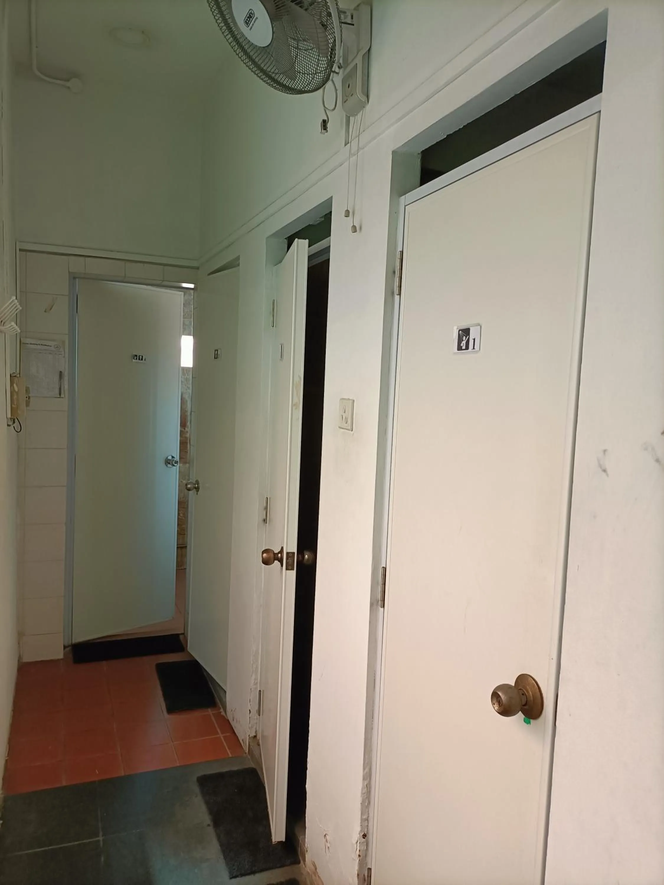 Bathroom in Royal Lodge @ Pagoda Street