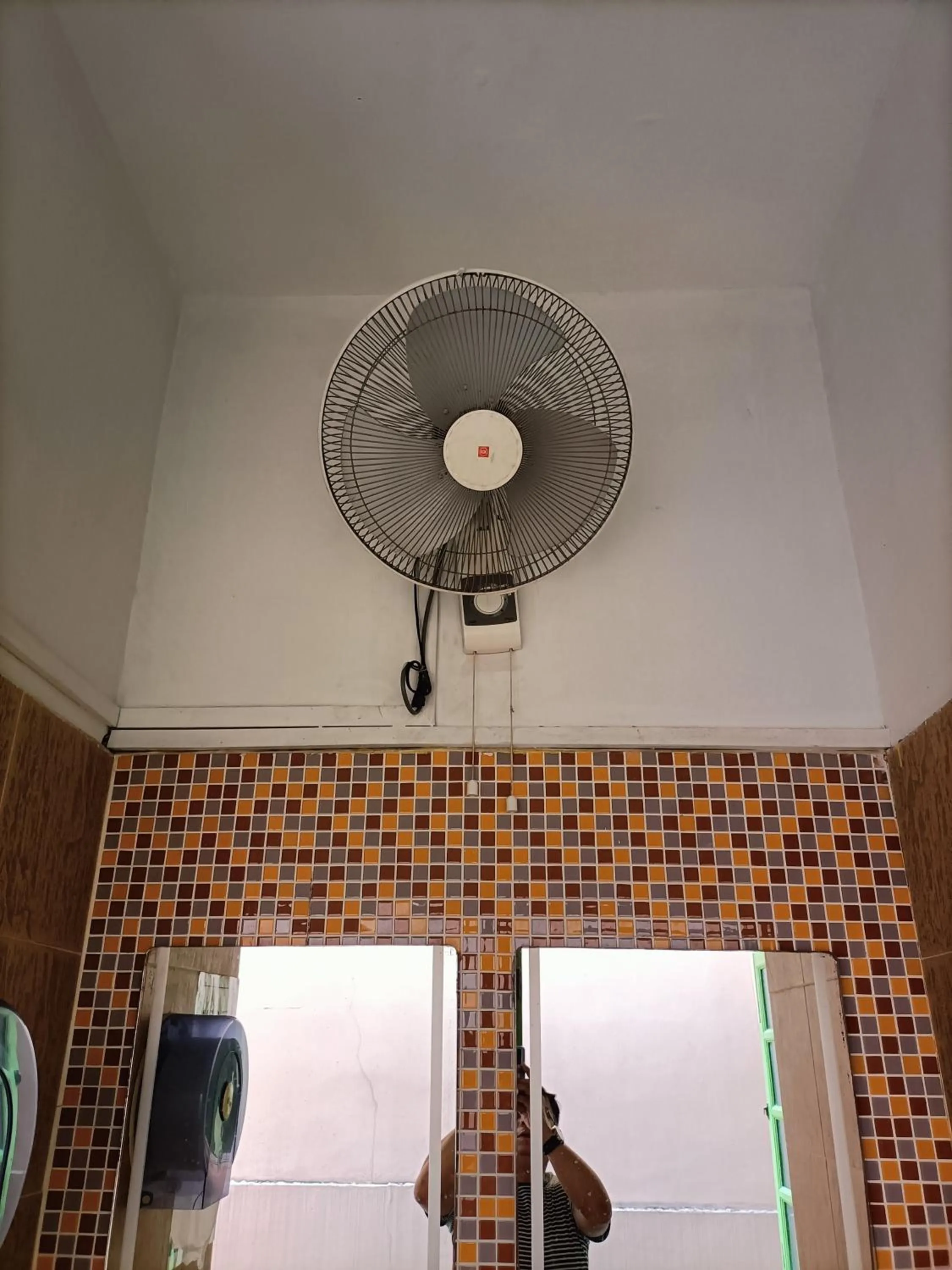 Bathroom in Royal Lodge @ Pagoda Street