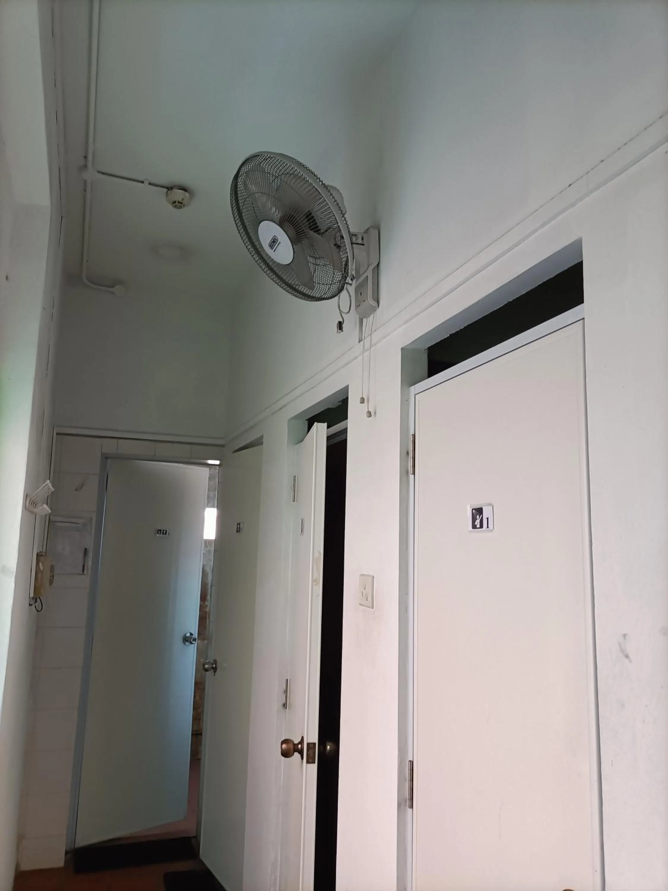 Bathroom in Royal Lodge @ Pagoda Street