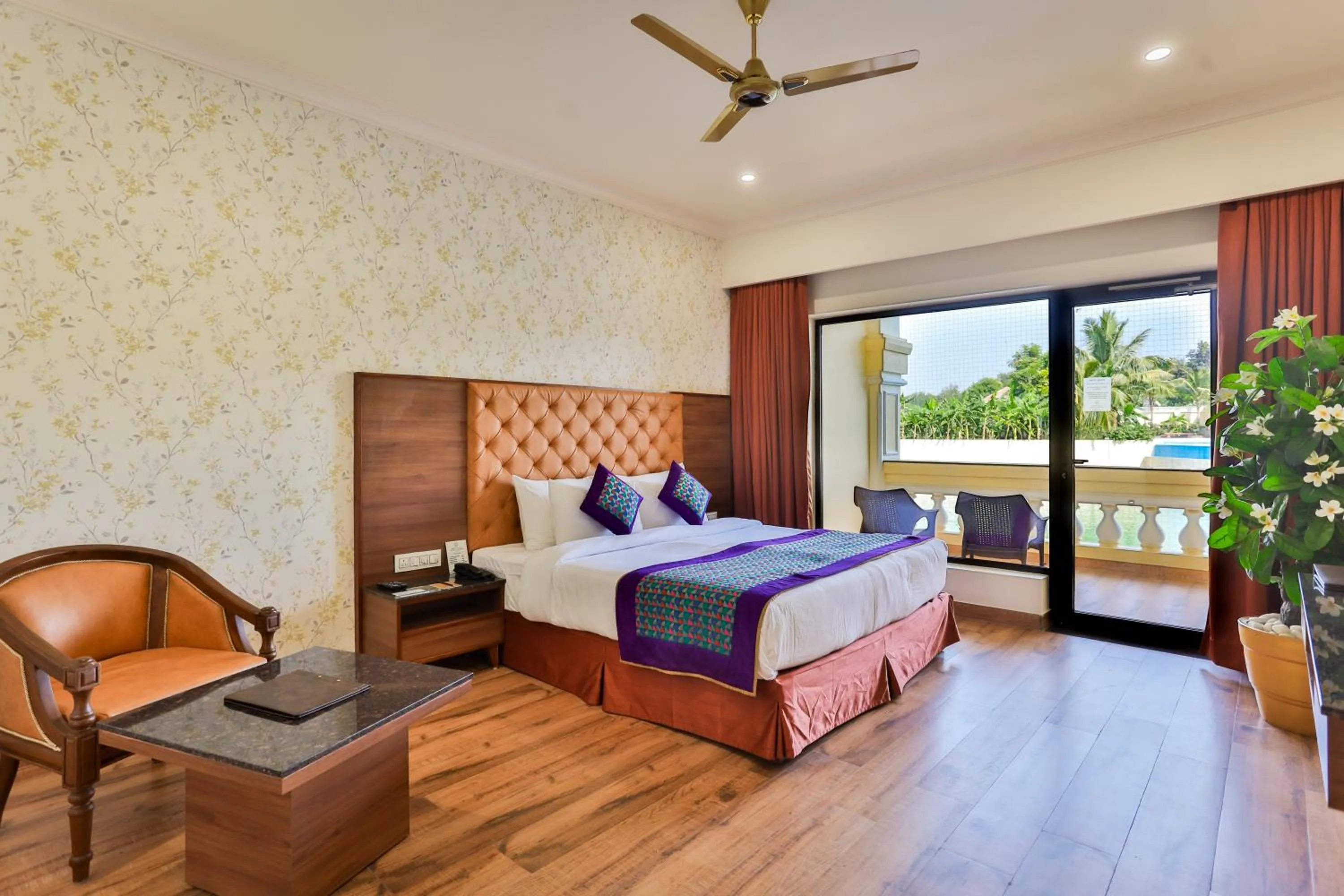 Bedroom, Bed in Regency Lagoon Resort