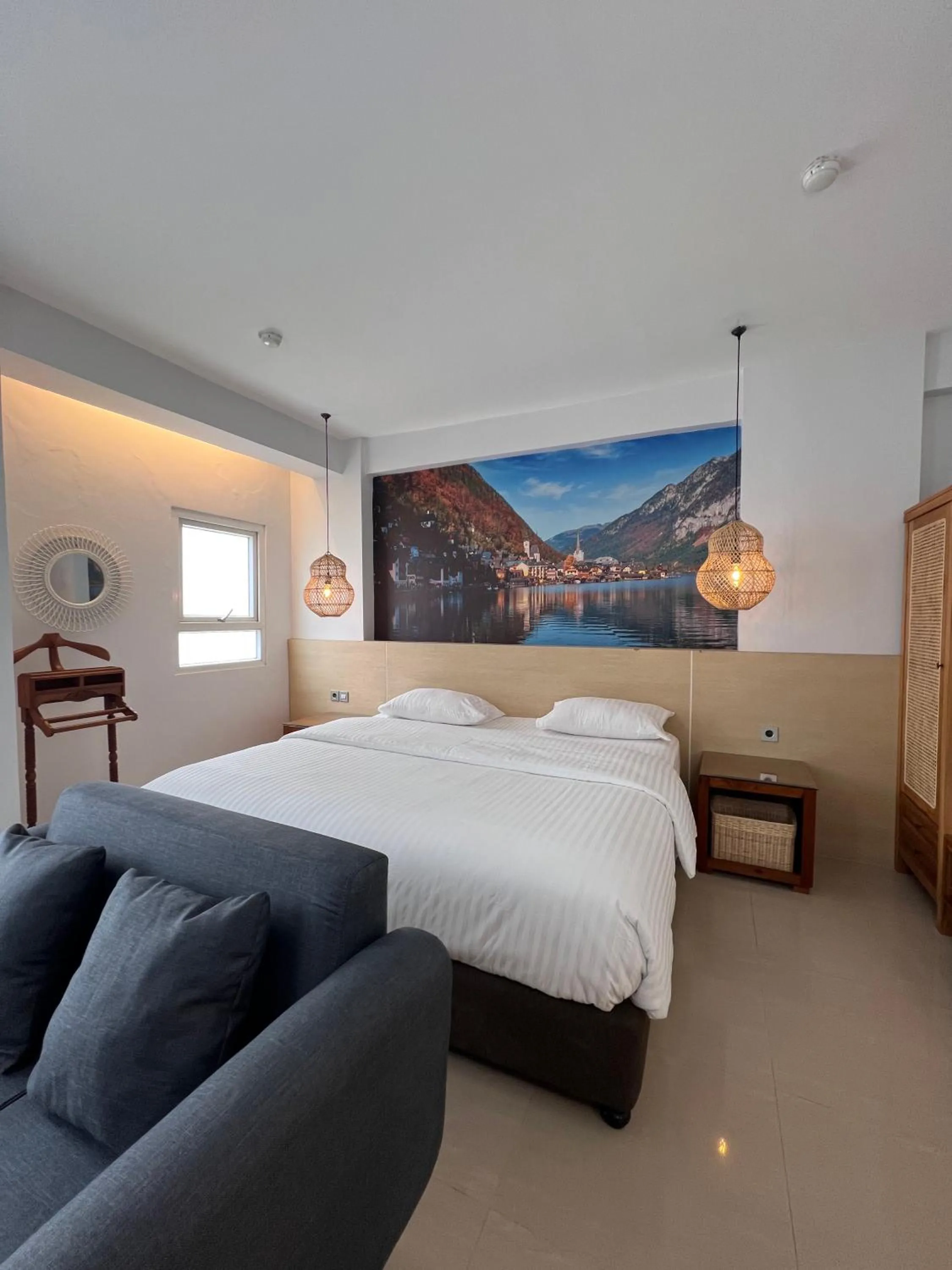 Photo of the whole room, Bed in Fastrooms Bekasi