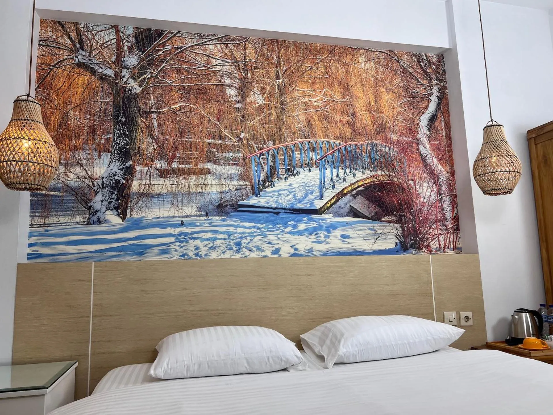 Bed in Fastrooms Bekasi