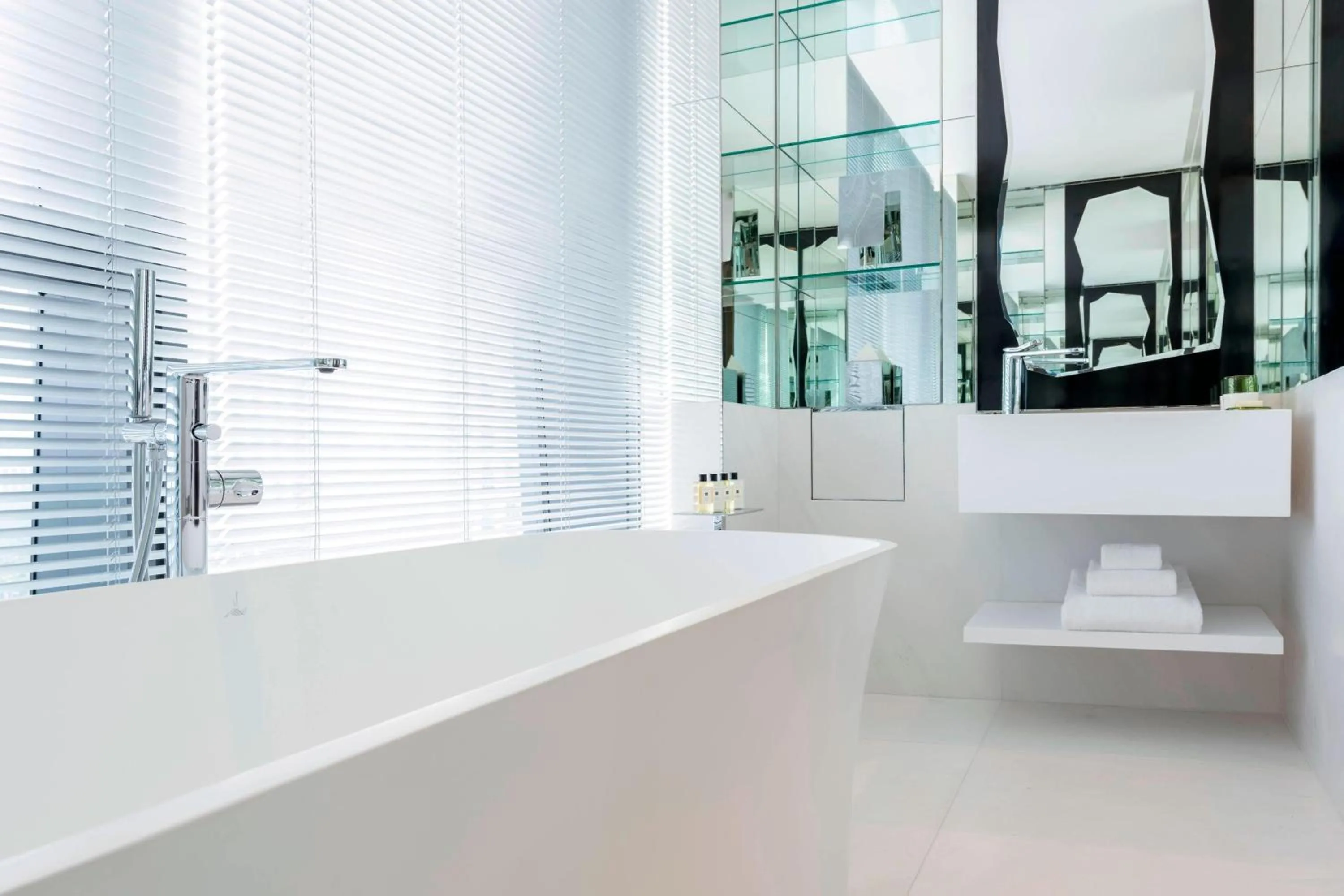 Bathroom in JW Marriott Hotel Singapore South Beach