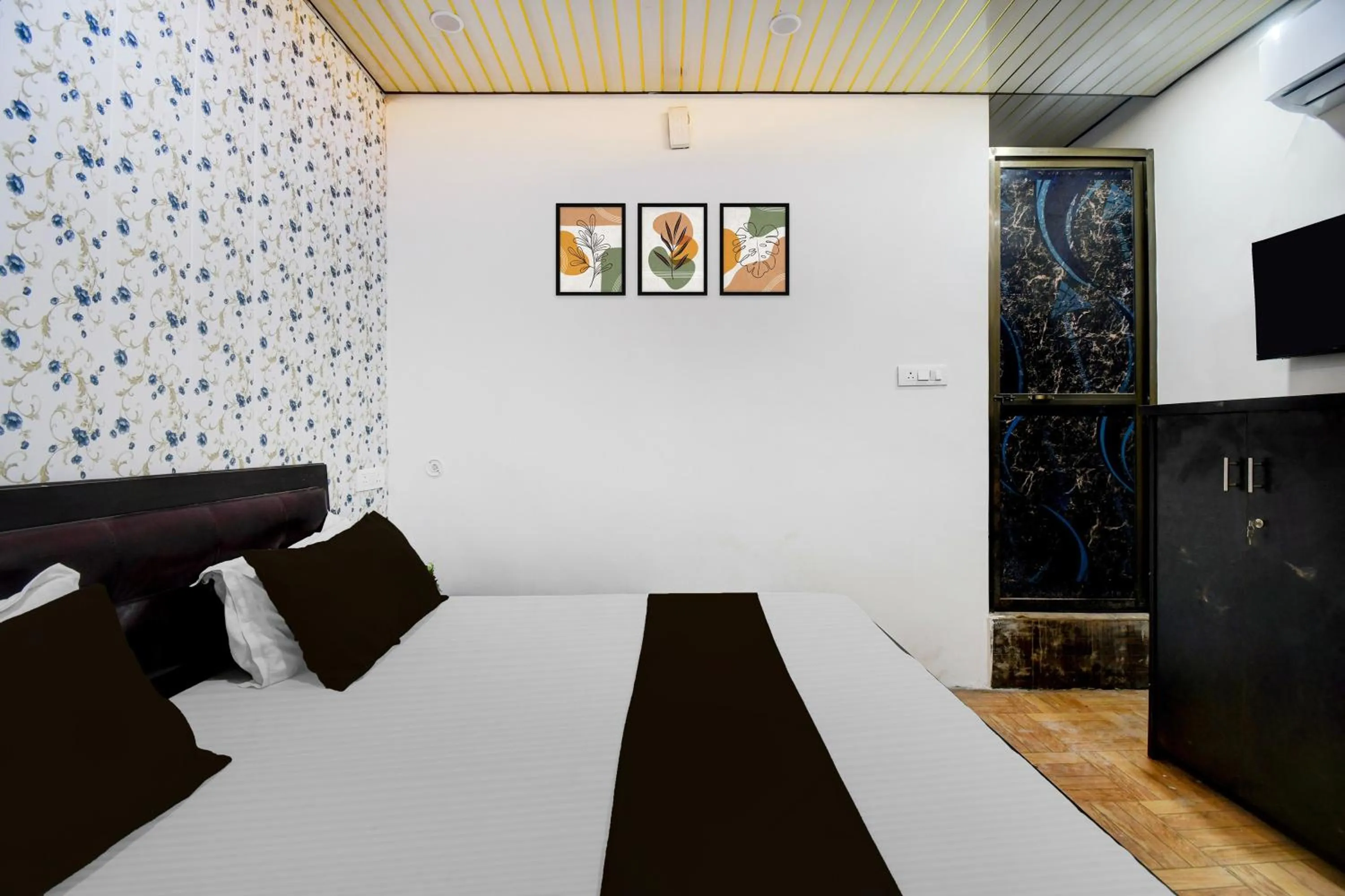 Bedroom, Bed in Super Hotel O Ambedkar Park Gorakhpur Formerly Mayur Residency