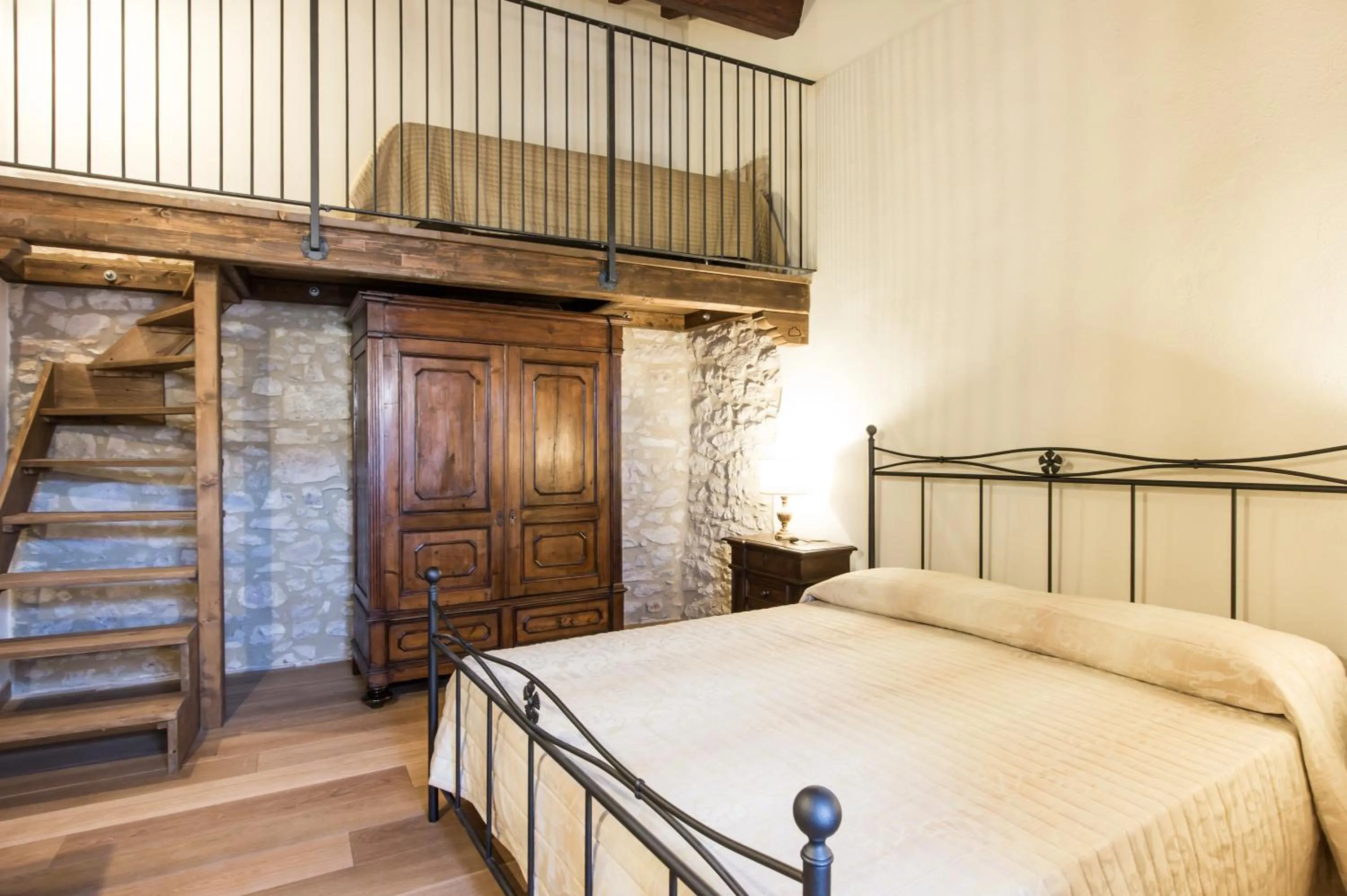 Bed in Domus in Castro