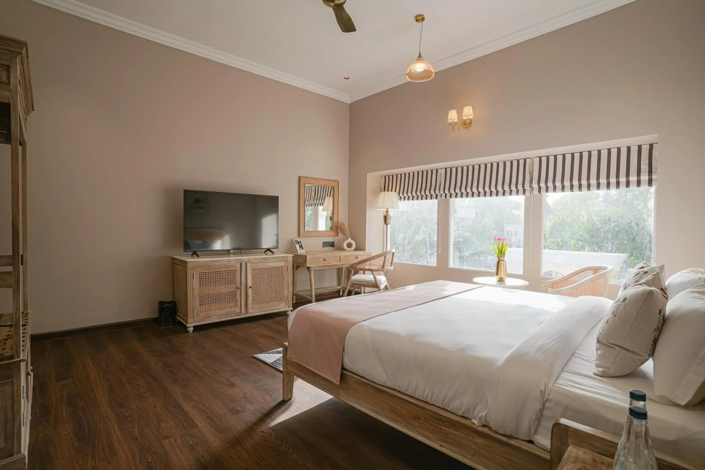 Deluxe King Room in Chandralok - A Boutique Hotel in Udaipur Near Fateh Sagar Lake Deluxe King Room in Chandralok - A Boutique Hotel in Udaipur Near Fateh Sagar Lake