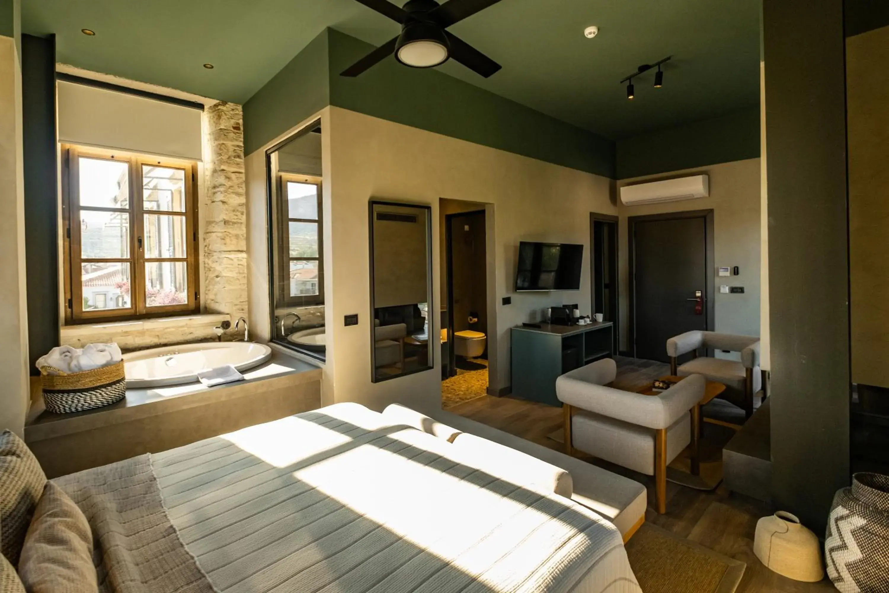 King Room in Lecole Hotel By Cityloft King Room in Lecole Hotel By Cityloft