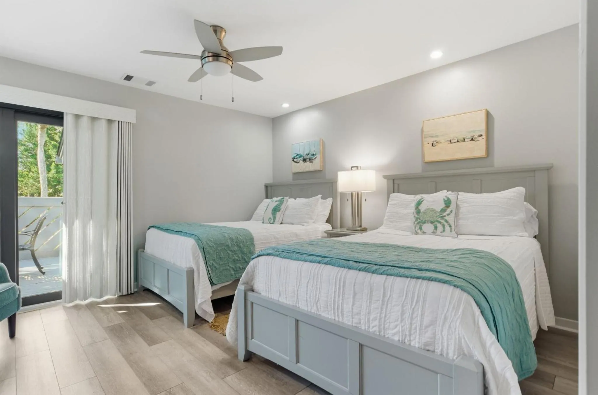 Bed in 563 Ocean Course at The Sea Pines Resort