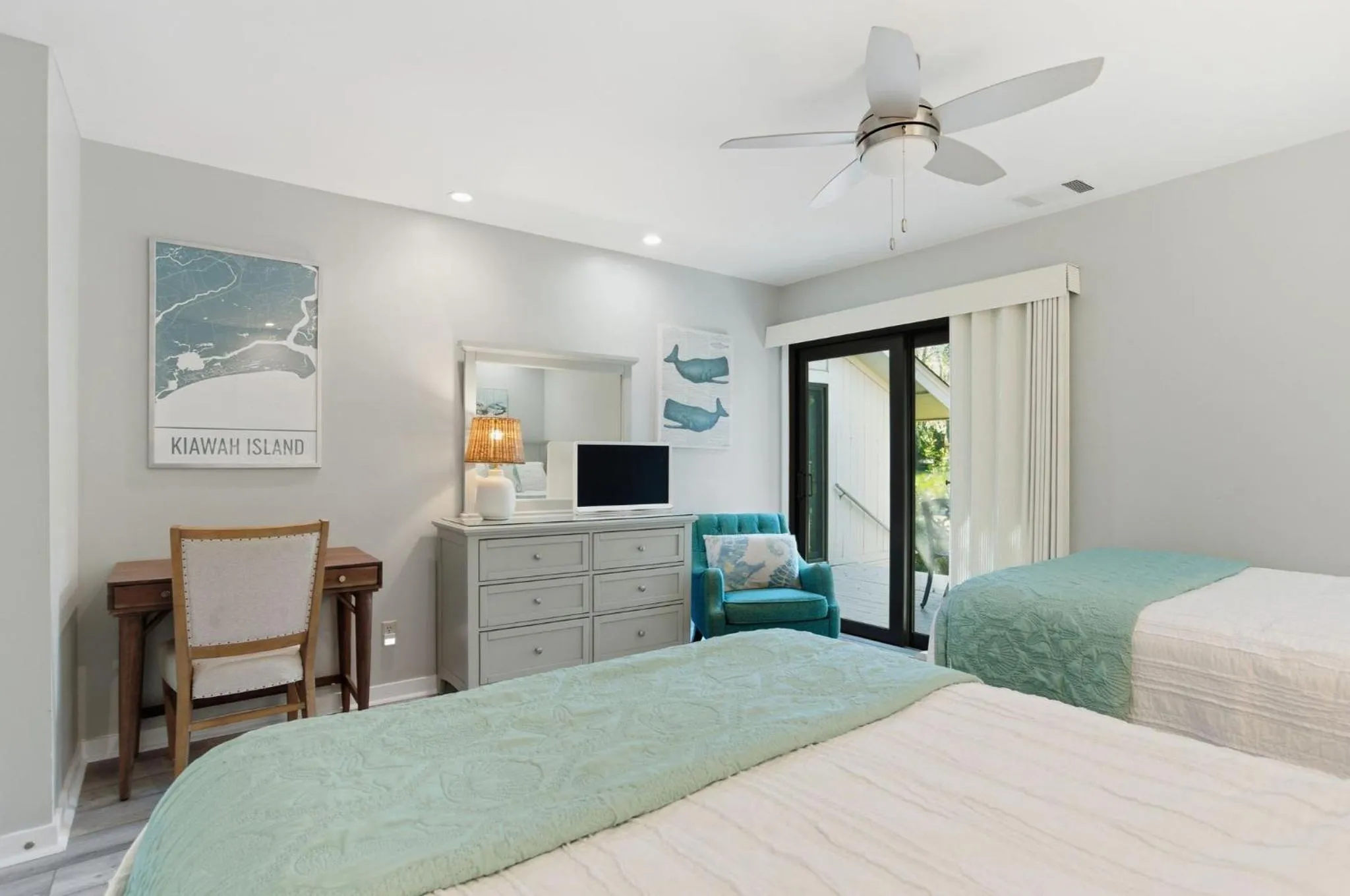 Bed in 563 Ocean Course at The Sea Pines Resort