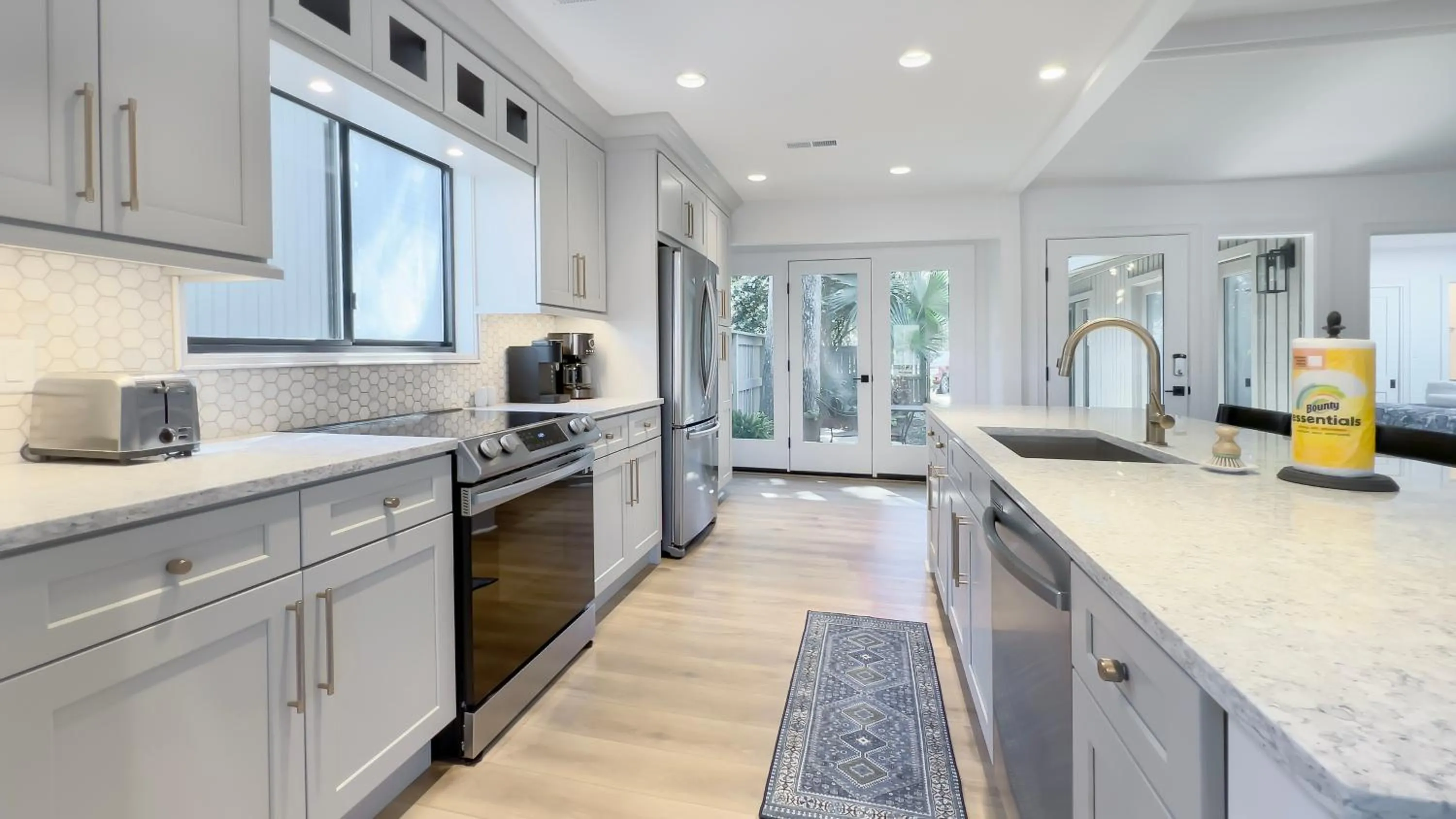 Kitchen or kitchenette in 6959 Fairway One at The Sea Pines Resort