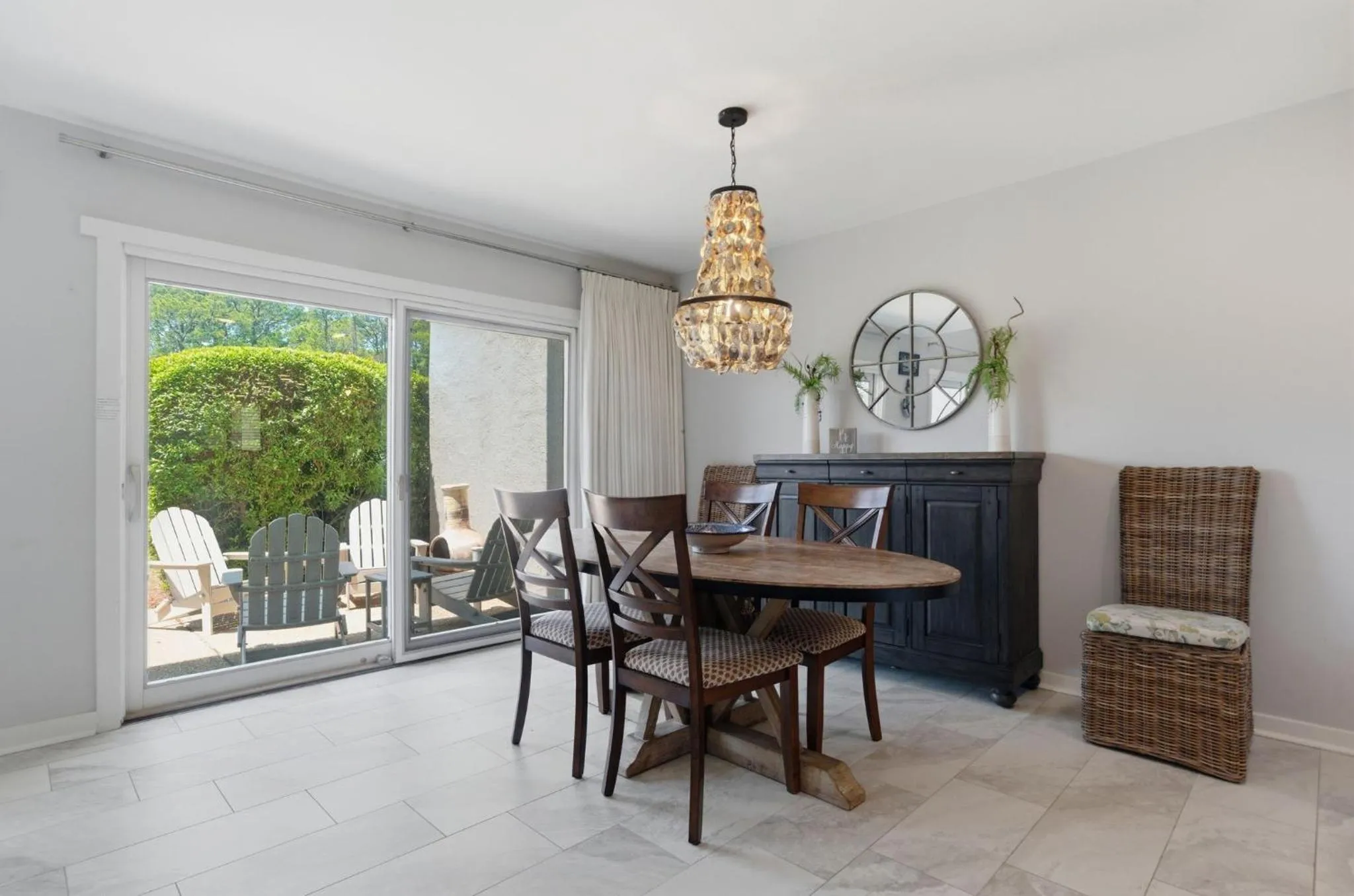 Dining area in 267 Stoney Creek Villa at The Sea Pines Resort