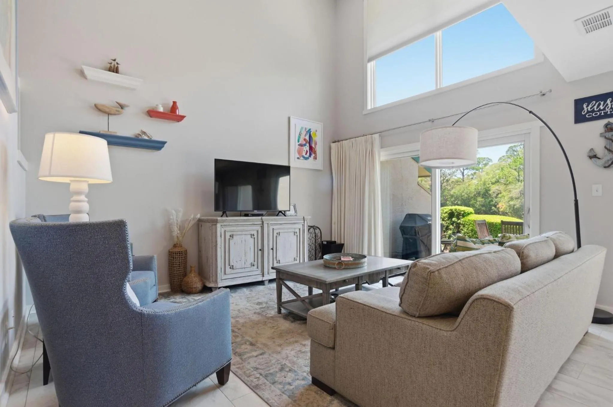 Living room in 267 Stoney Creek Villa at The Sea Pines Resort
