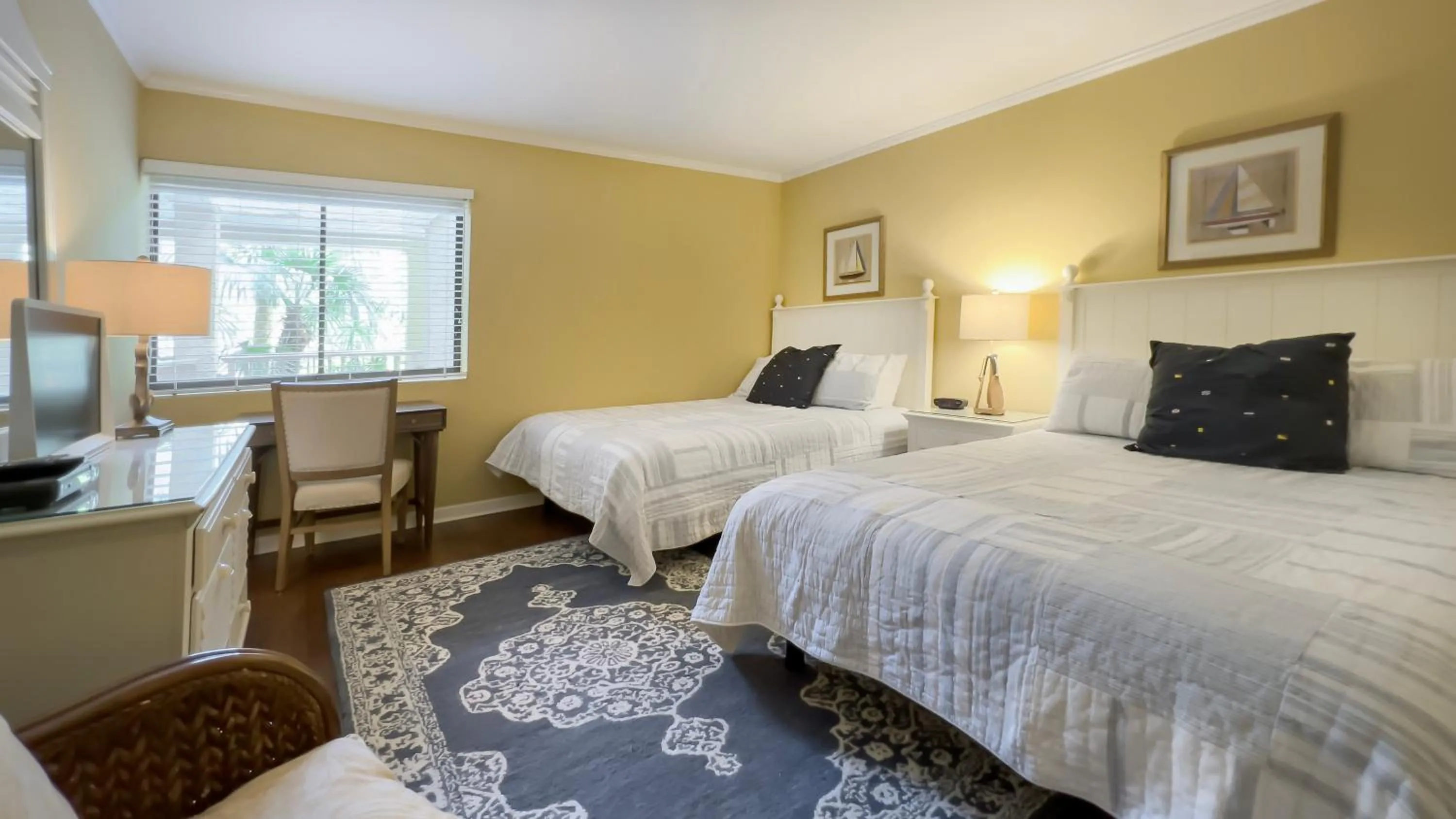 Bed in 470 Plantation Club Villas at The Sea Pines Resort