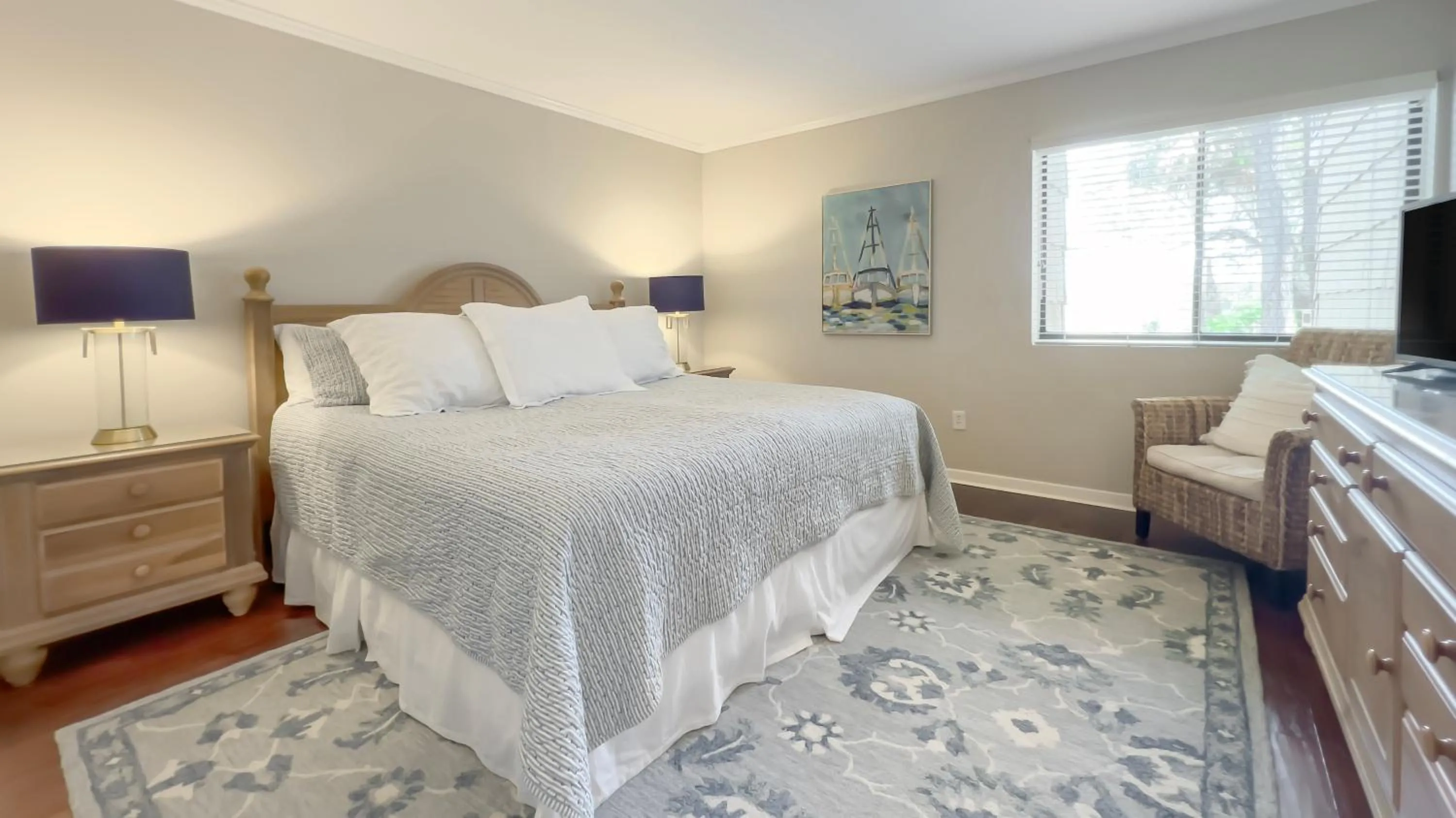Bed in 470 Plantation Club Villas at The Sea Pines Resort