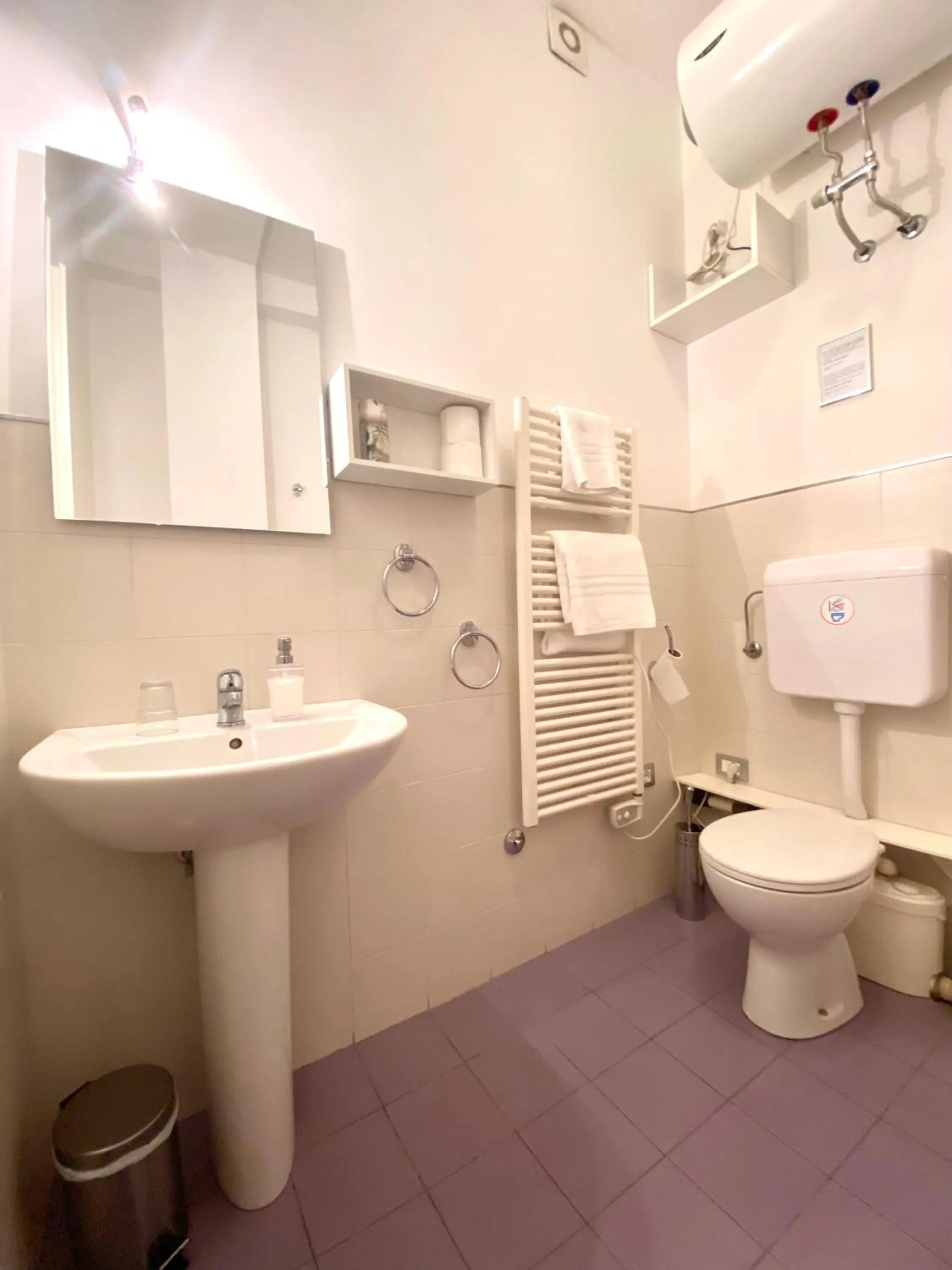 Bathroom in Domus Corso Umberto 18 B&B