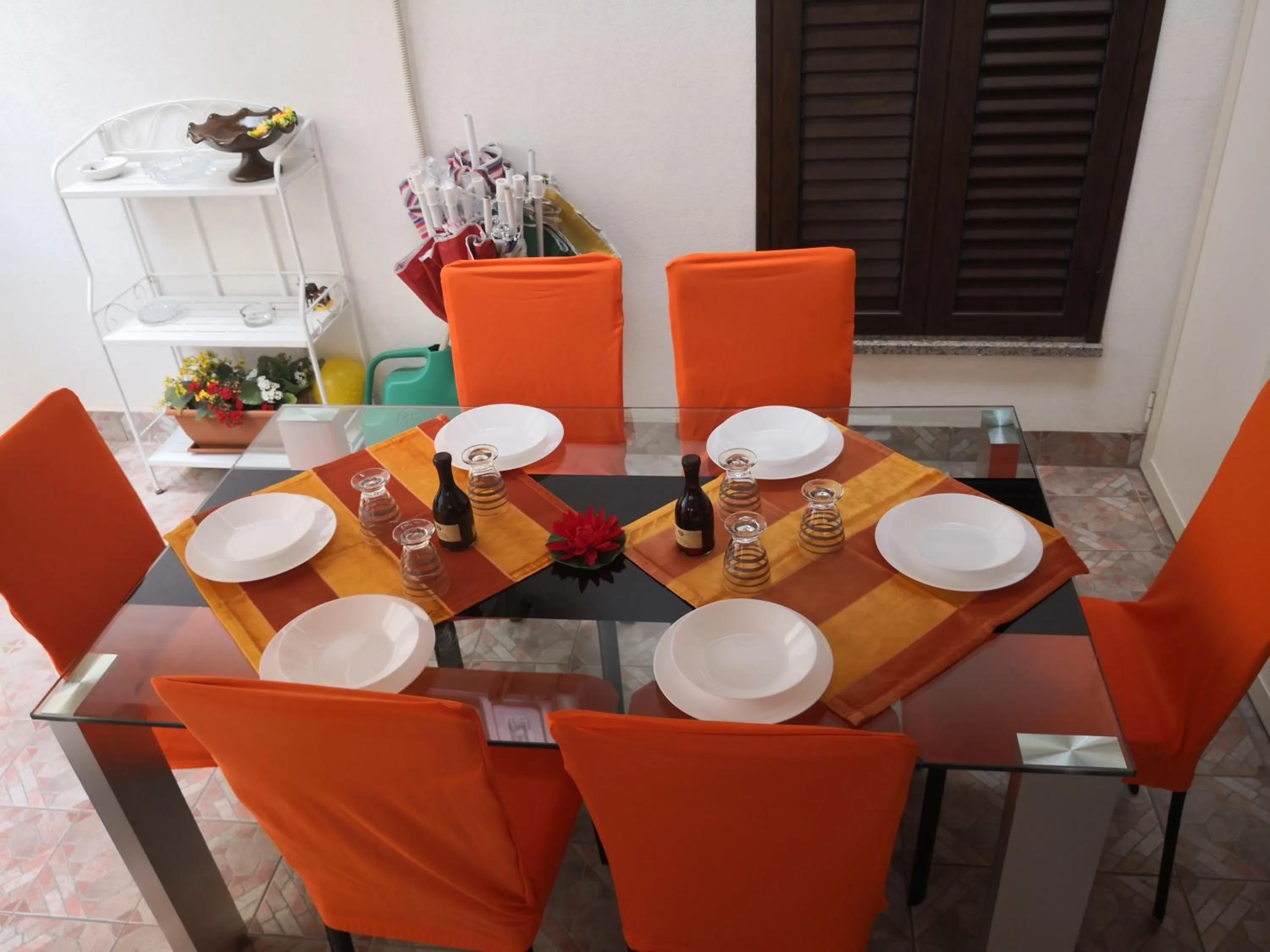 Dining area in SeleneBeach B&B